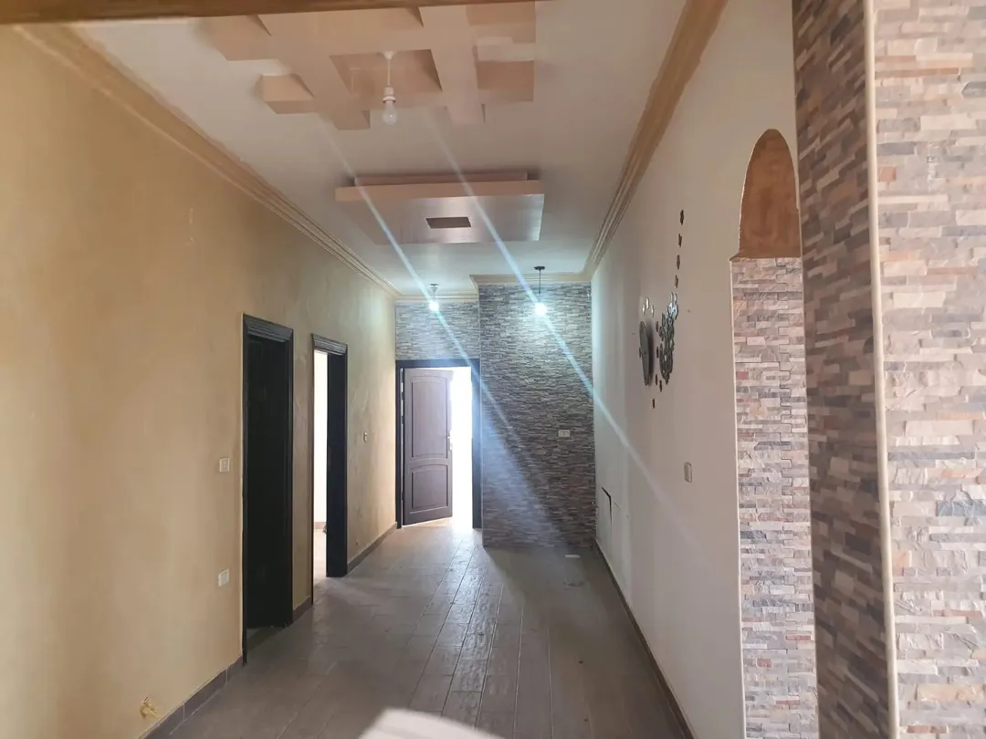 عمارة مميزة طابقية في طبربور للبيع