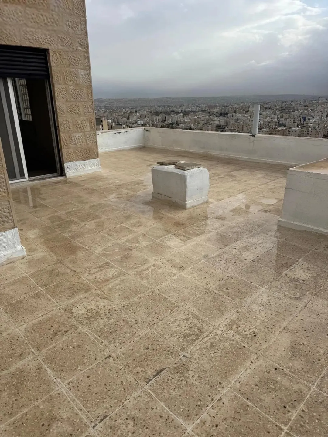 عمارة مميزة طابقية في طبربور للبيع