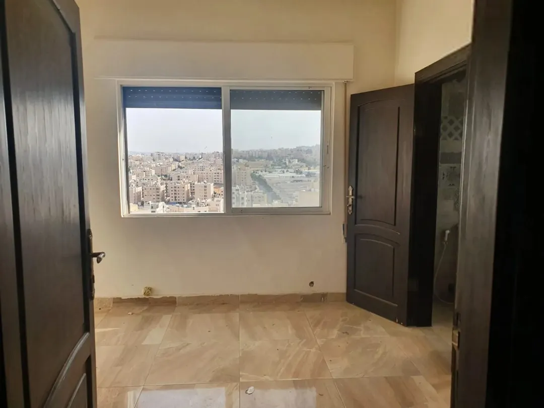 عمارة مميزة طابقية في طبربور للبيع