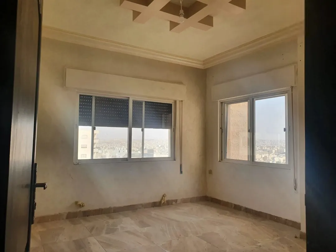 عمارة مميزة طابقية في طبربور للبيع