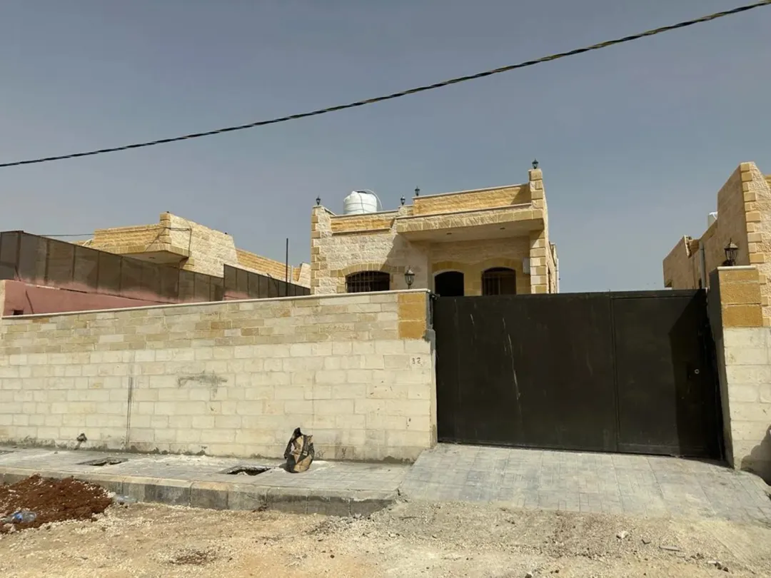 شاليه للبيع في الغور منطقة الكرامه