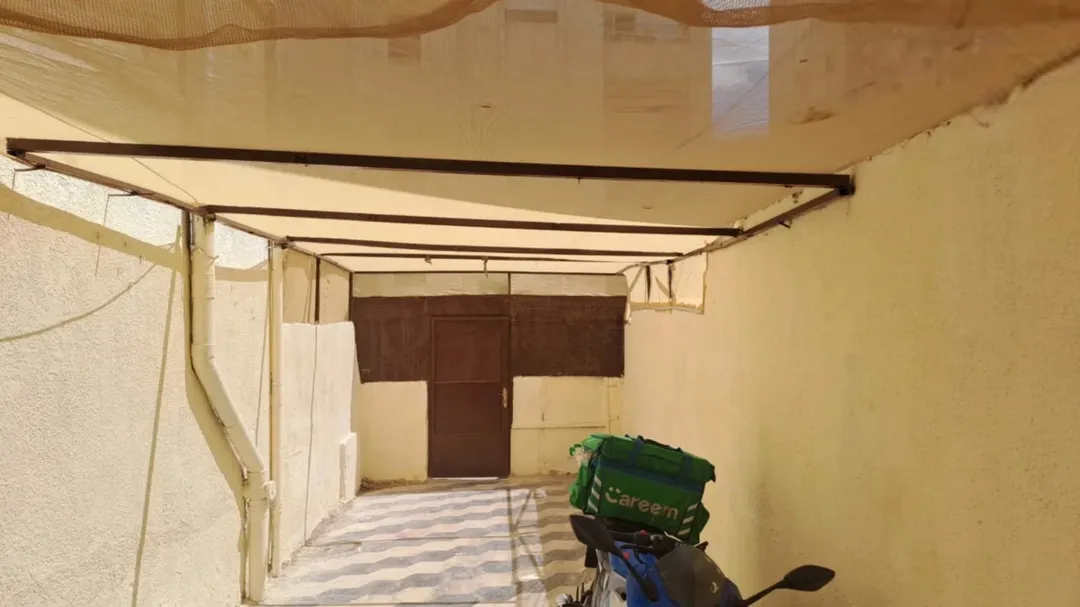 عمارة استثمارية للبيع خلف ديوان الخدمة المدنية/شارع الاقصى مكونه من اربع طوابق ثمانية شقق وتسوية وع