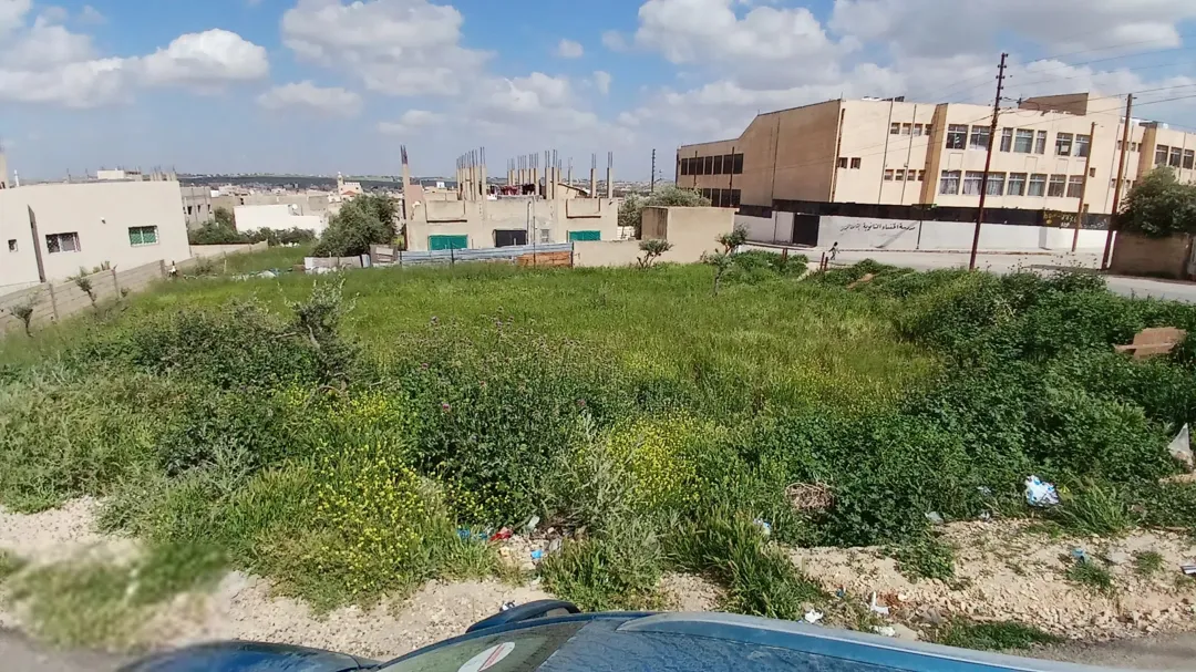فرصة استثمارية مميزة: أرض تجارية في قلب مادبا