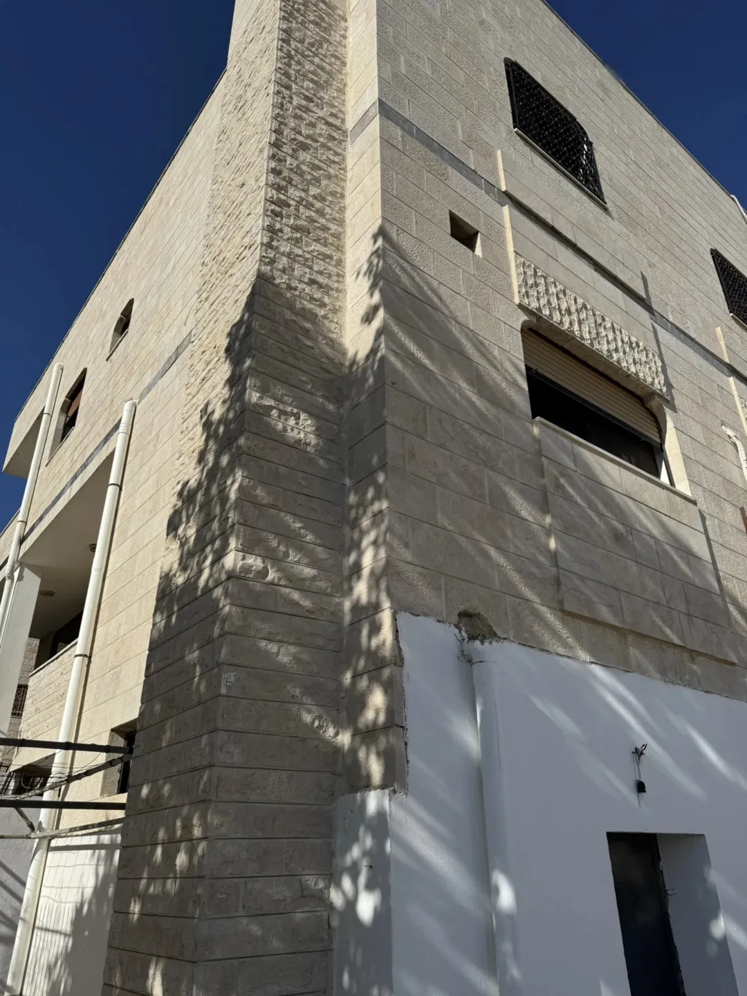 عمارة سكنية للبيع في منطقة البيادر – عمان