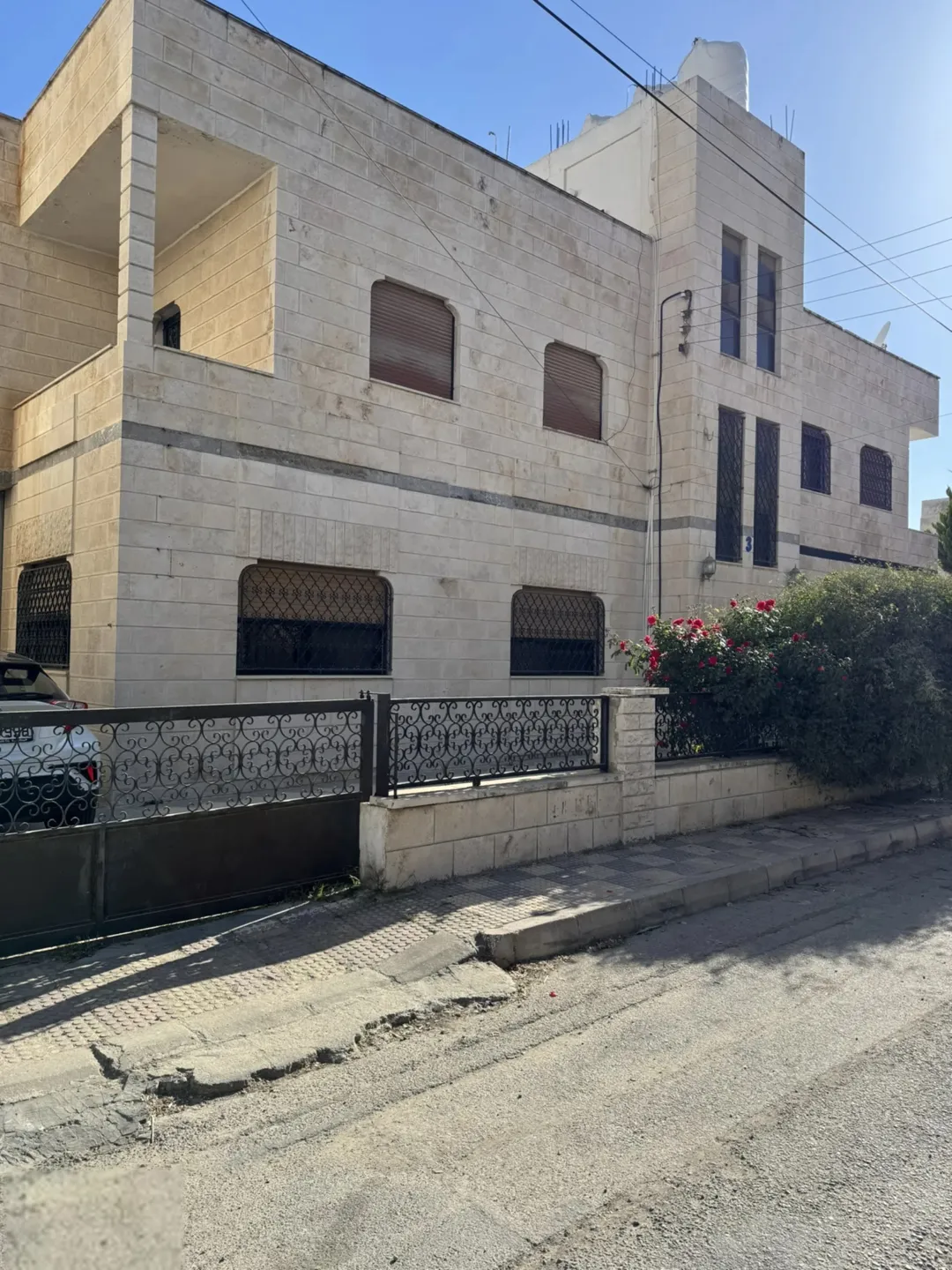 عمارة سكنية للبيع في منطقة البيادر – عمان
