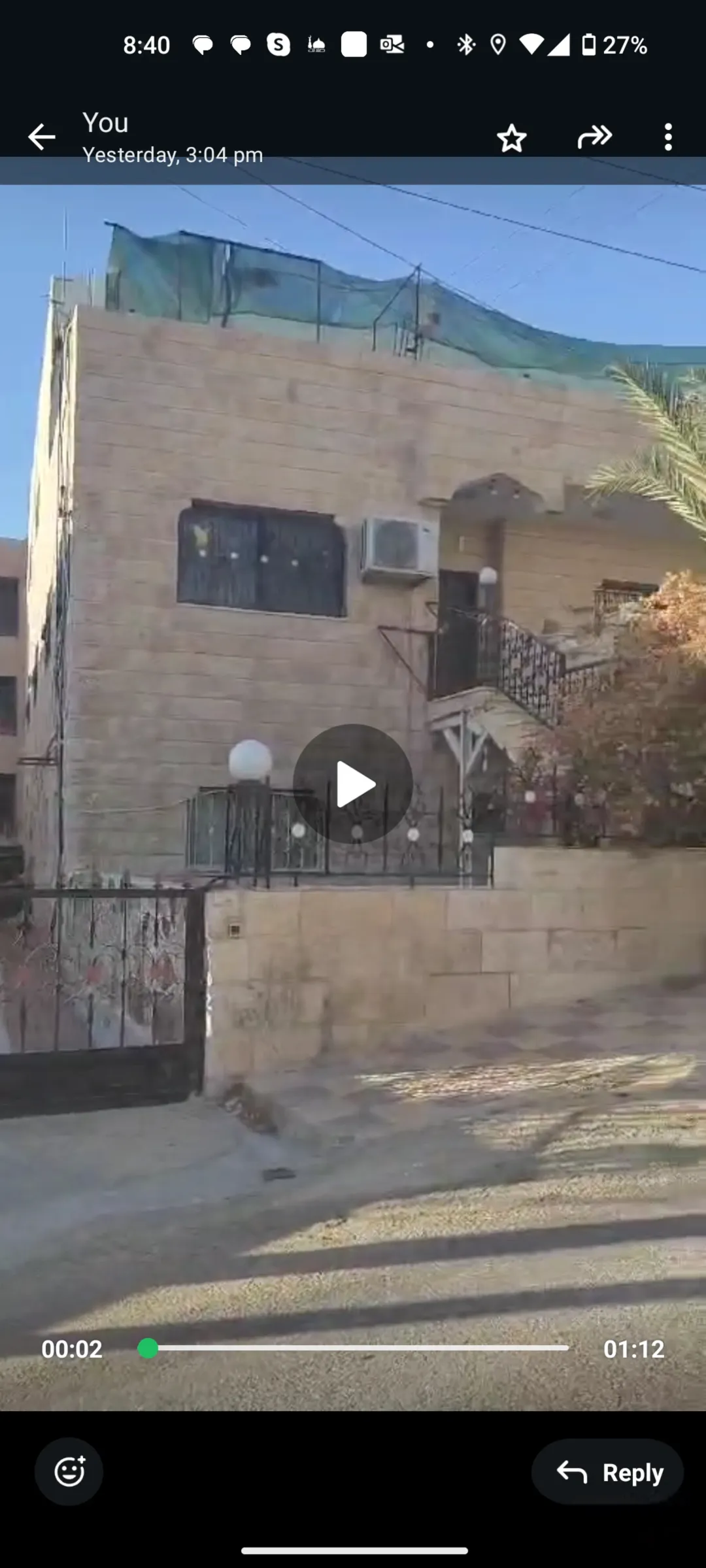 منزل للبيع في الزرقاء الجديدة – نظام ثلاث شقق بمساحة أرض واسعة