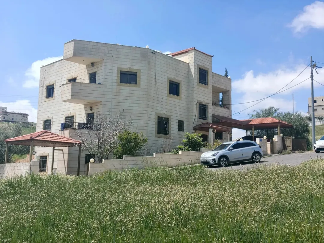 عمارة سكنية مميزة للبيع في عين رباط – عمان