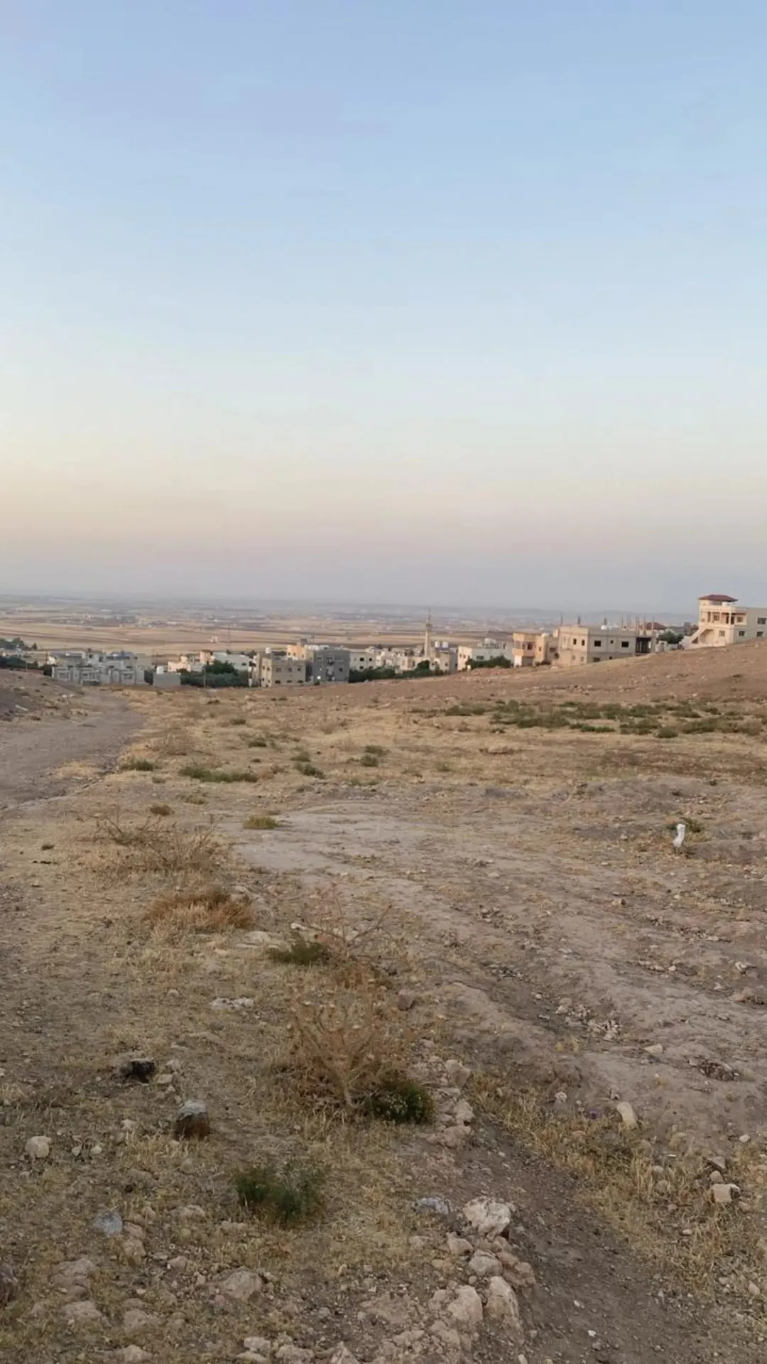 أرض سكنية للبيع في إربد – الحصن بيارة العسل بالقرب من طريق عمان إربد الرئيسي