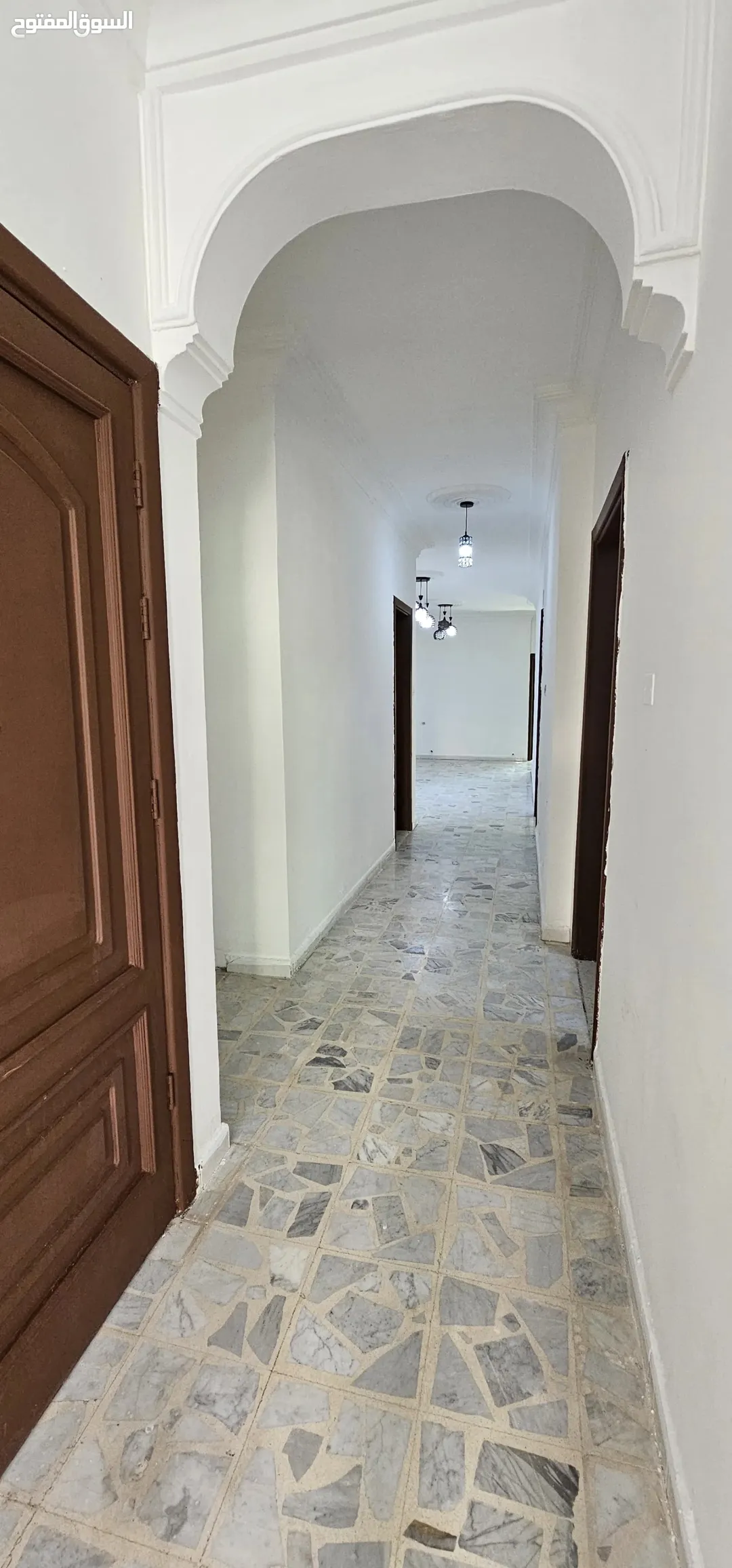 شقة للبيع في ضاحية الأمير حسن مقابل مستشفى الرويال