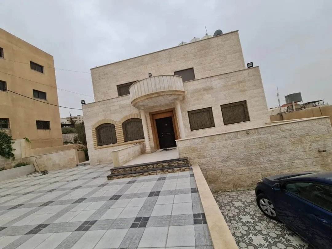 ڤيلا للبيع بأبو نصير