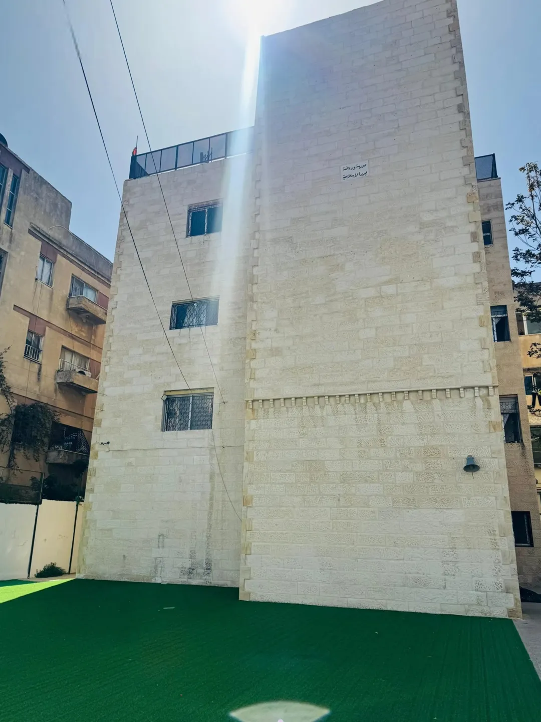 مدرسة قائمة للبيع في حي نزال – عمان