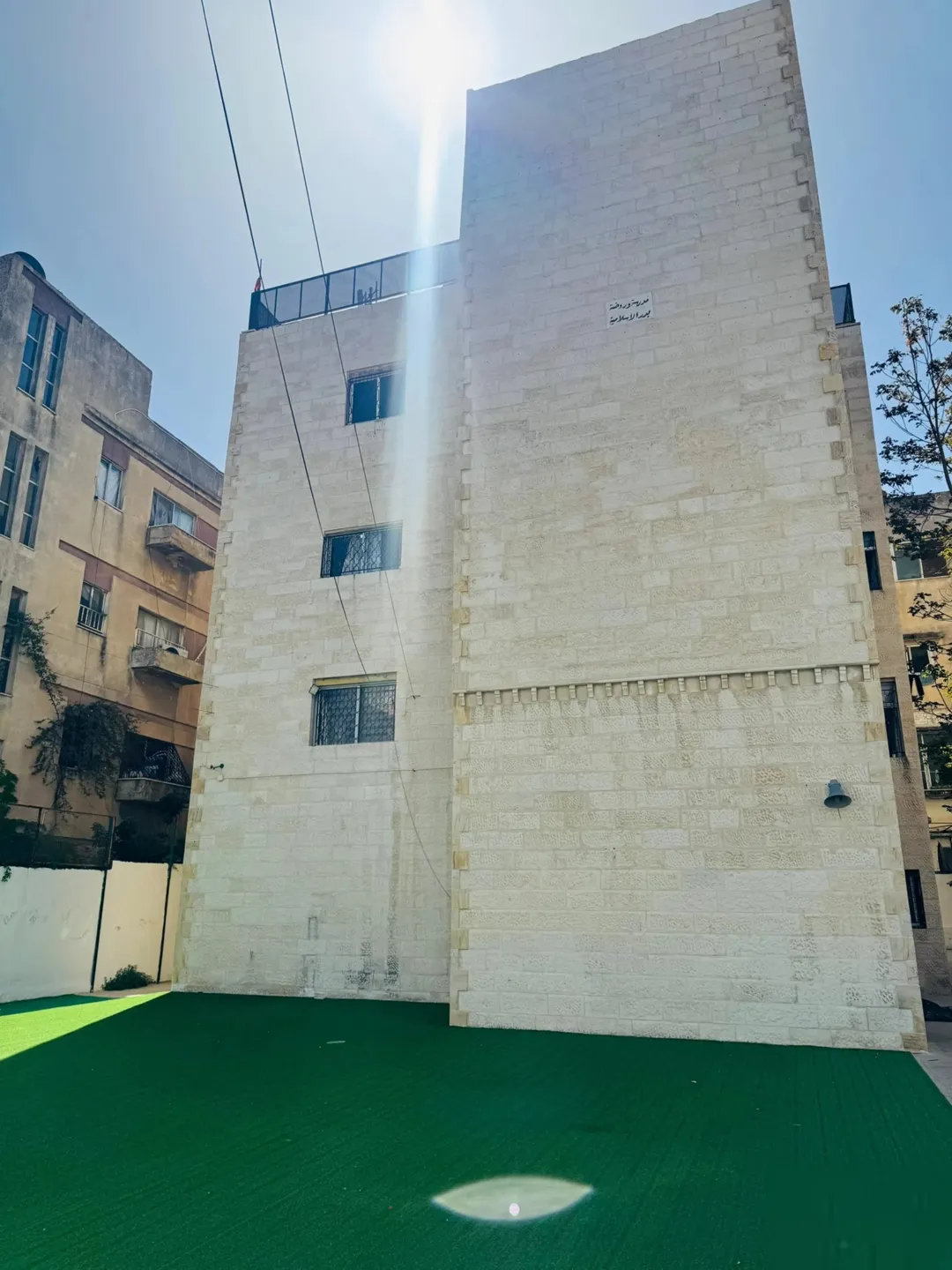 مدرسة قائمة للبيع في حي نزال – عمان