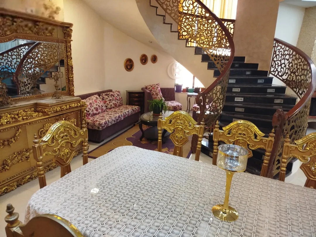 فيلا مميزة مباشرة في ارقى مناطق شمال عمان