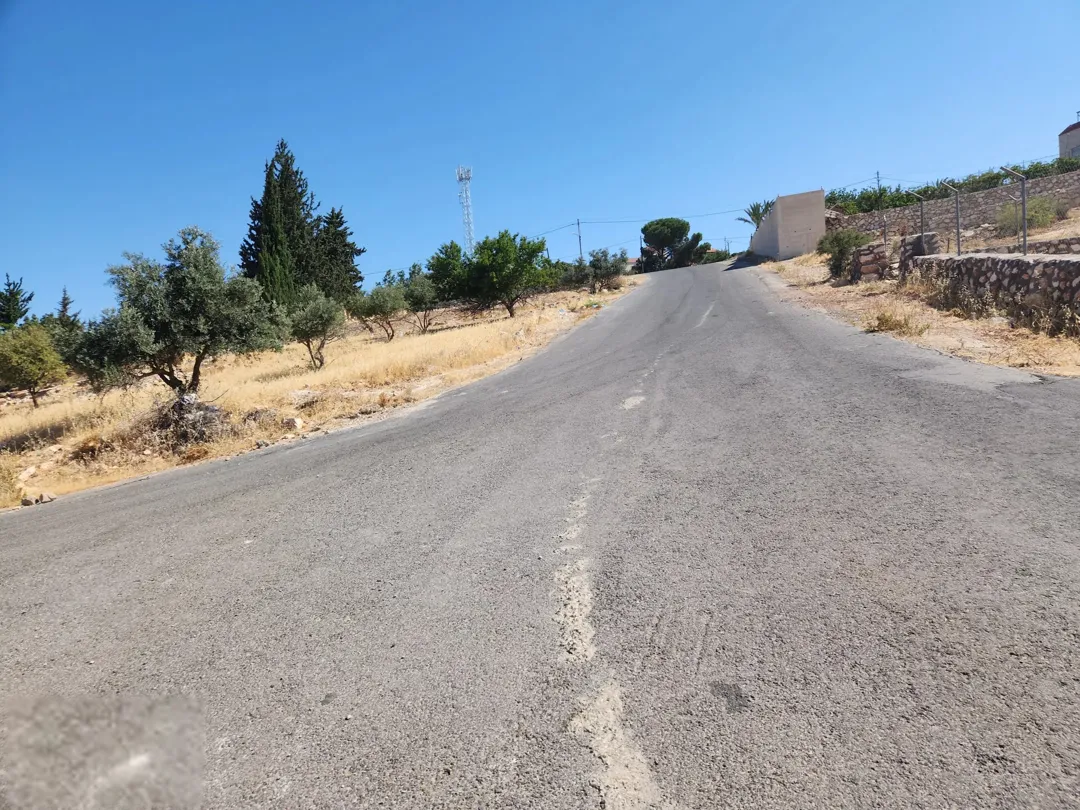 في قلب عمان الغربية بدر الجديد منطقة أبو مفراز فلل فاخرة على شارعين