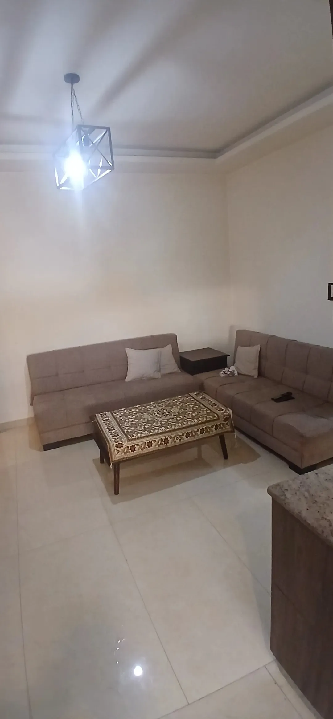 شقة مفروشه للايجار – 3 غرف نوم، 125 م²، 500 دينار/شهرياً (إعلان 984748)
