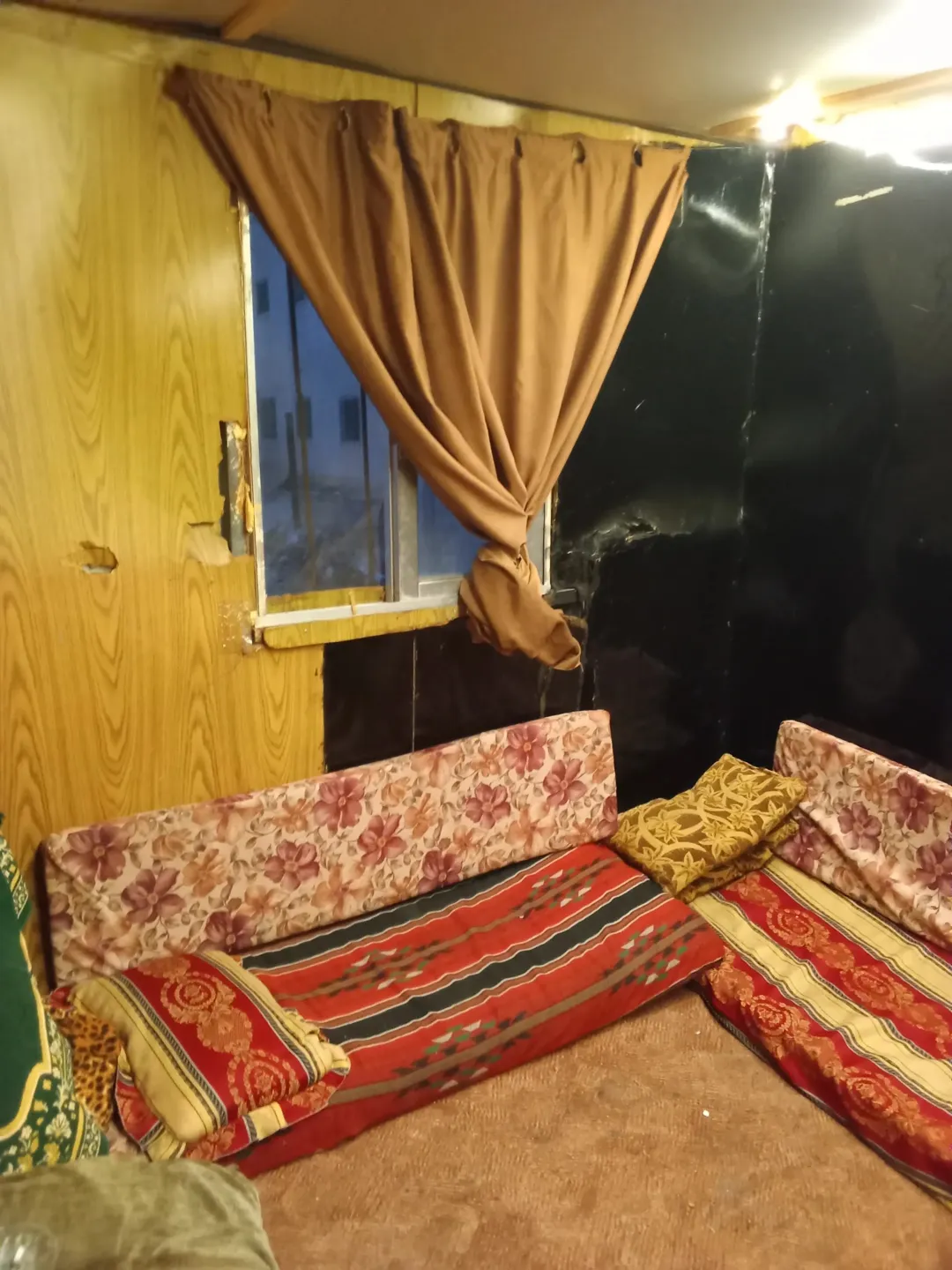 كرفان للبيع في الكرك الوسيه مقابل كازيه المناصير — صورة 5