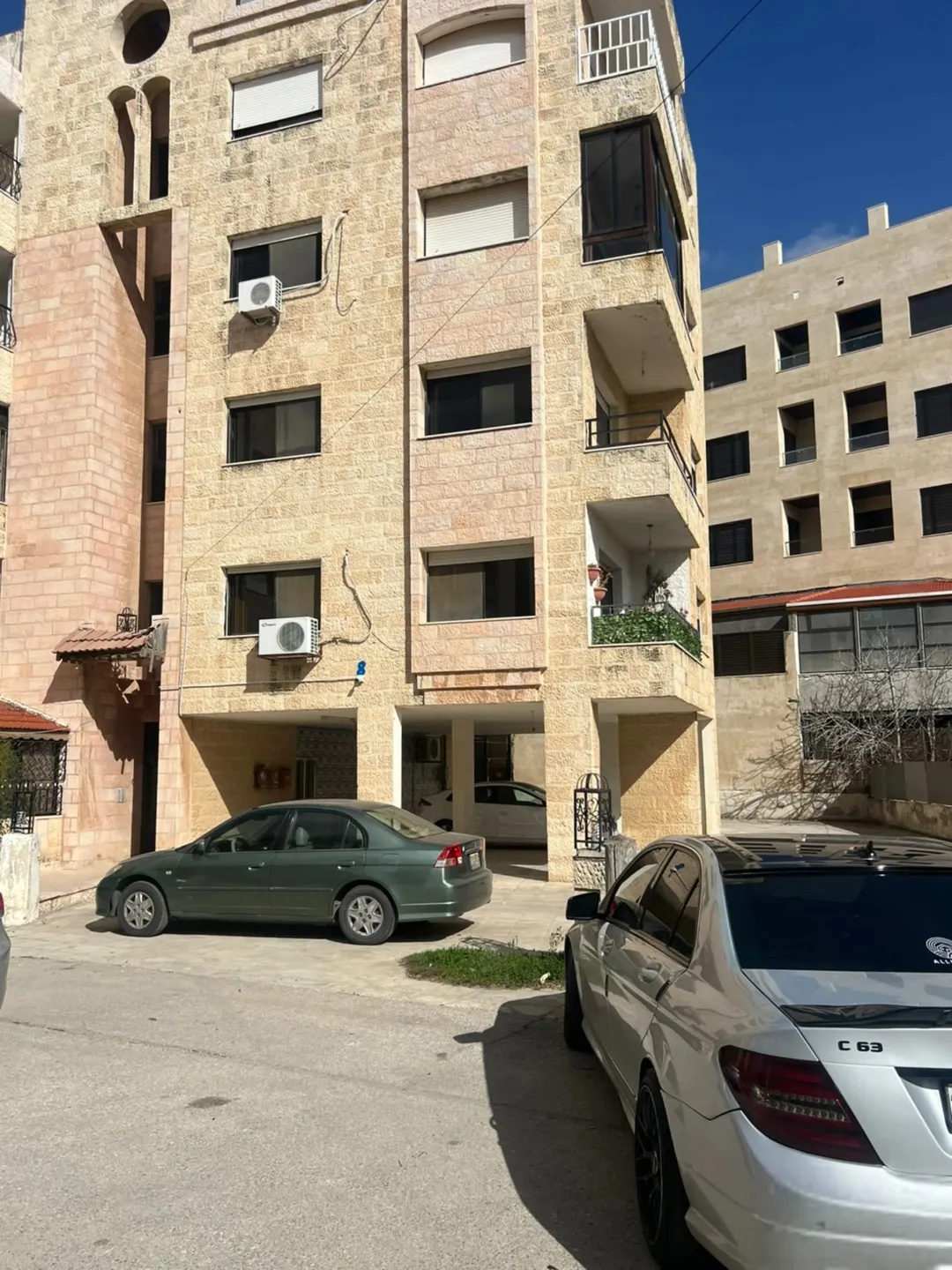شقة للبيع في خلدا بجانب فندق الموفنبيك