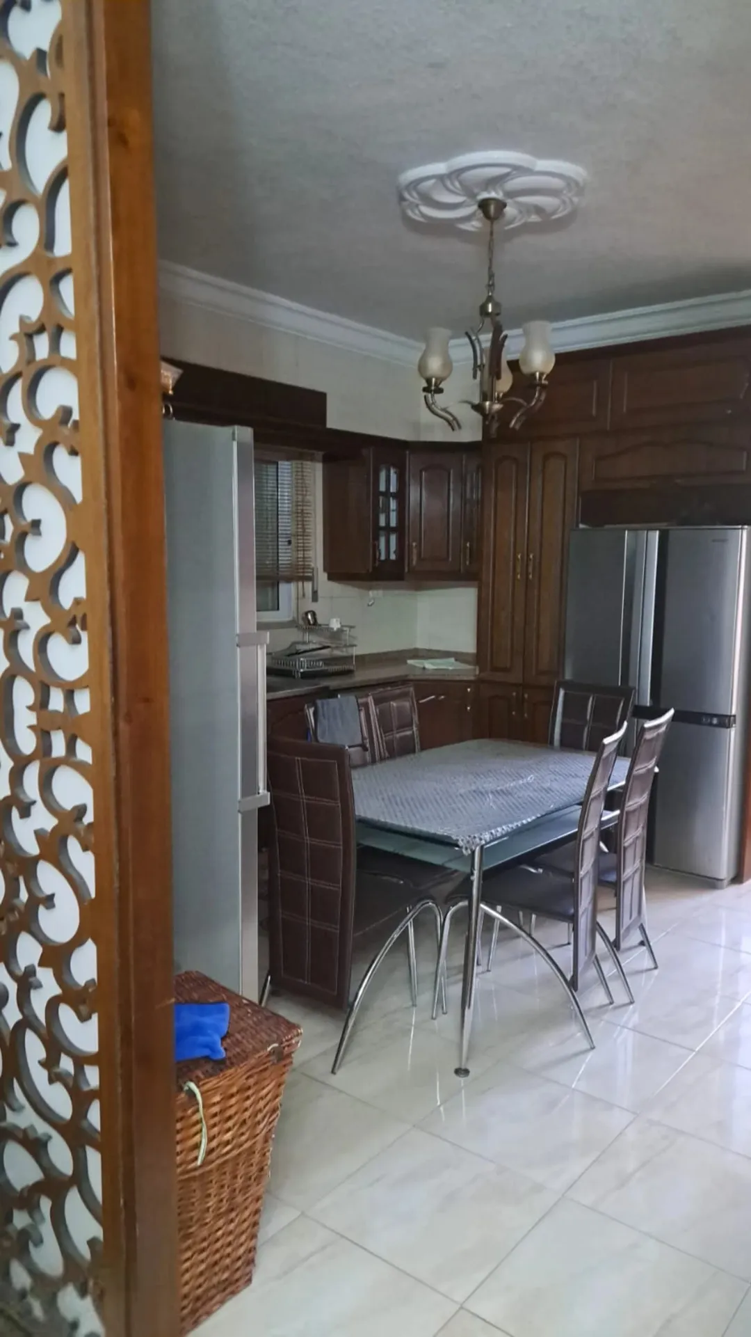 شقة سكنية فاخرة للبيع في السلط – طلوع السلالم