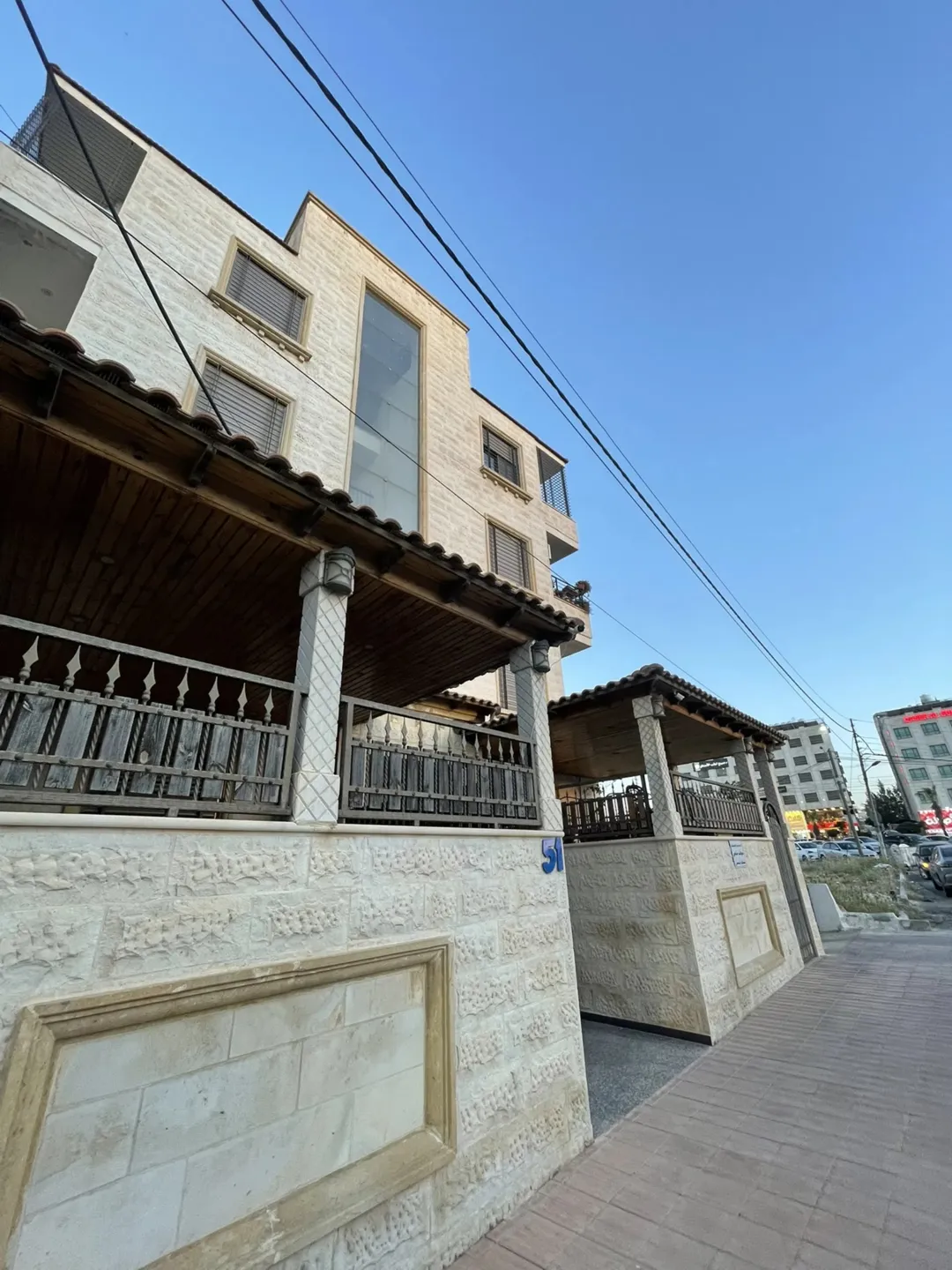 شقة سكنية مميزة للبيع في عمان – المقابلين
