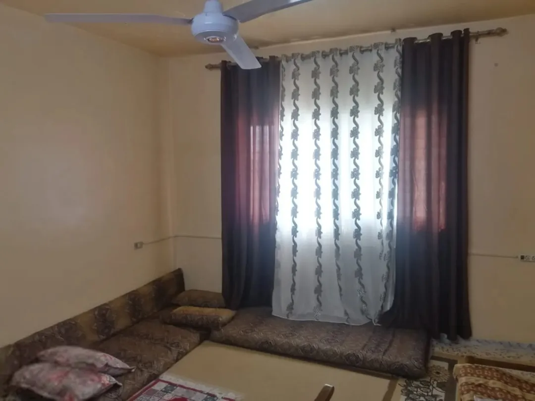 عمارة بالرصيفة الجبل الشمالي على شارعين للبيع بسعر مغر جدا