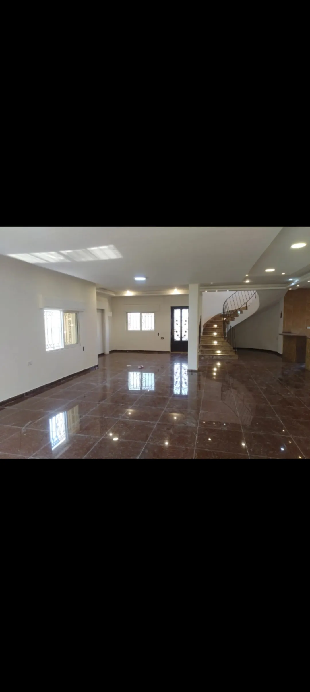 منزل مستقل دوبلكس للبيع في ناعور – إطلالة مميزة ومساحة واسعة