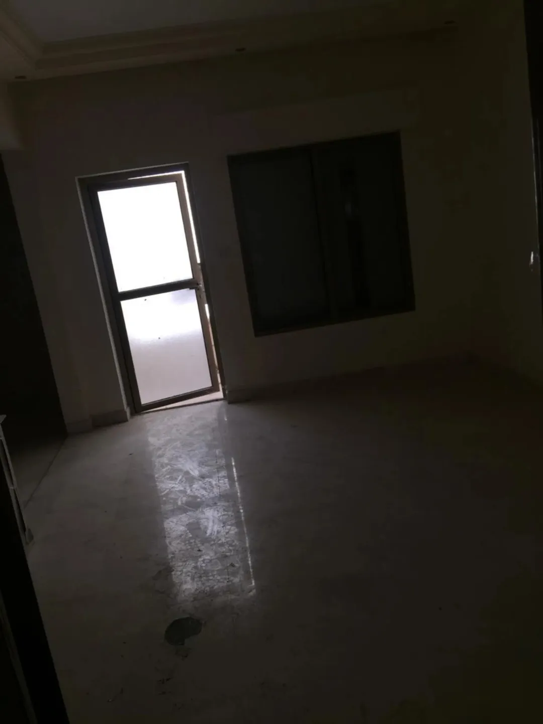 شقة سكنية مميزة للبيع بارقى احياء الجبيهة لمغترب (لم تسكن) وبسعر مميز