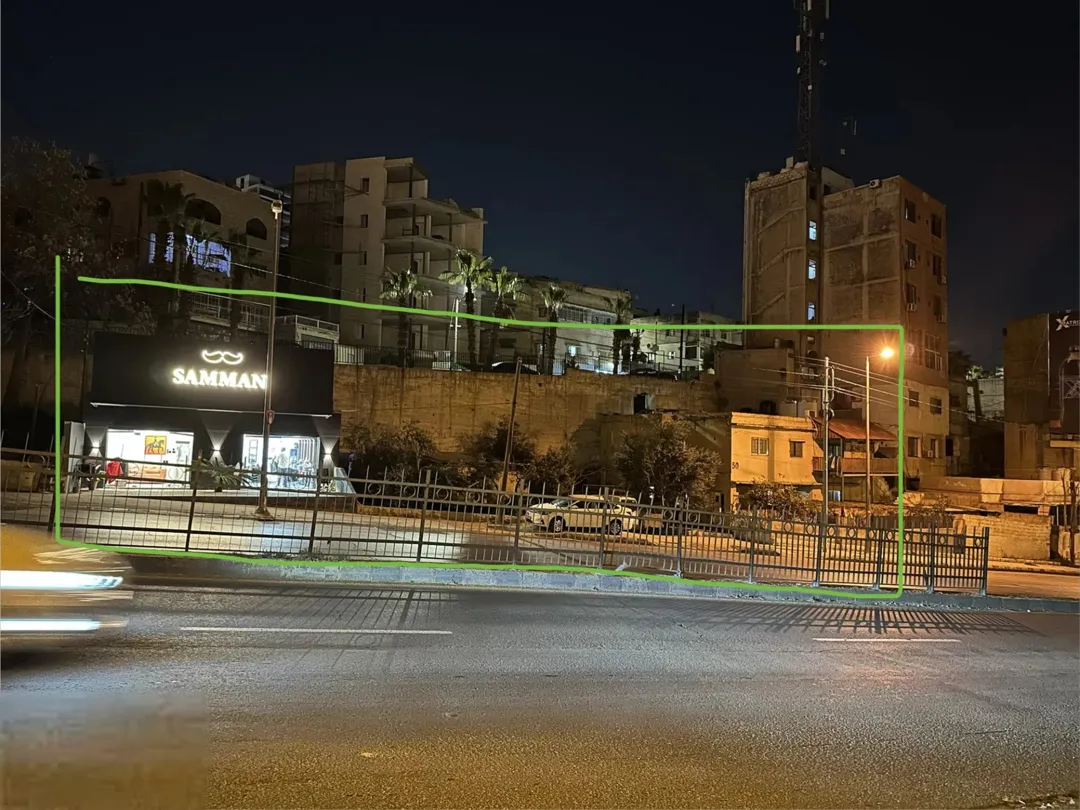 قطعة أرض استثمارية بموقع متميز على شارع الشريف الحسين بن علي