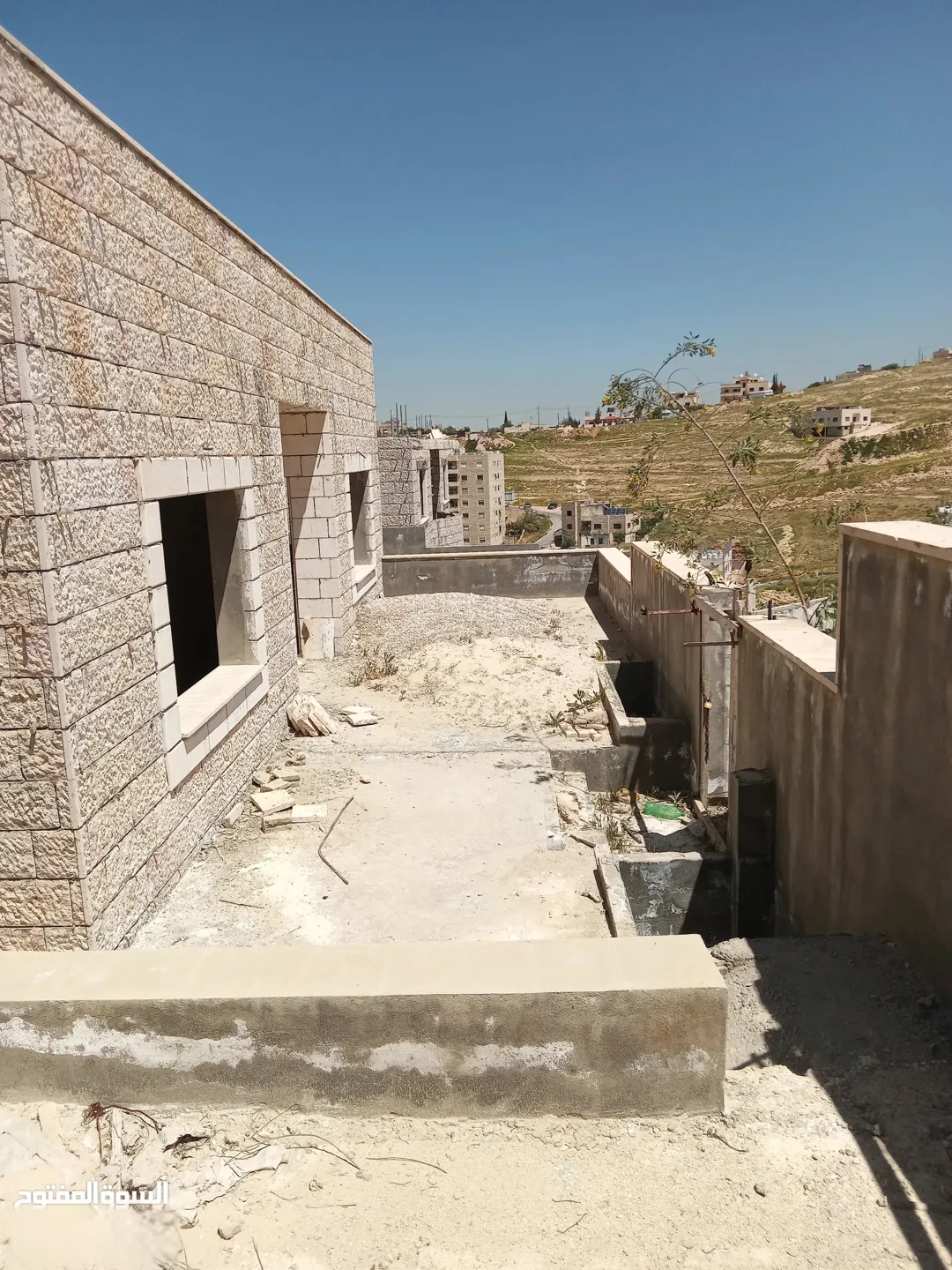 شقة في بيت عظم طابقين تسوية وارضي