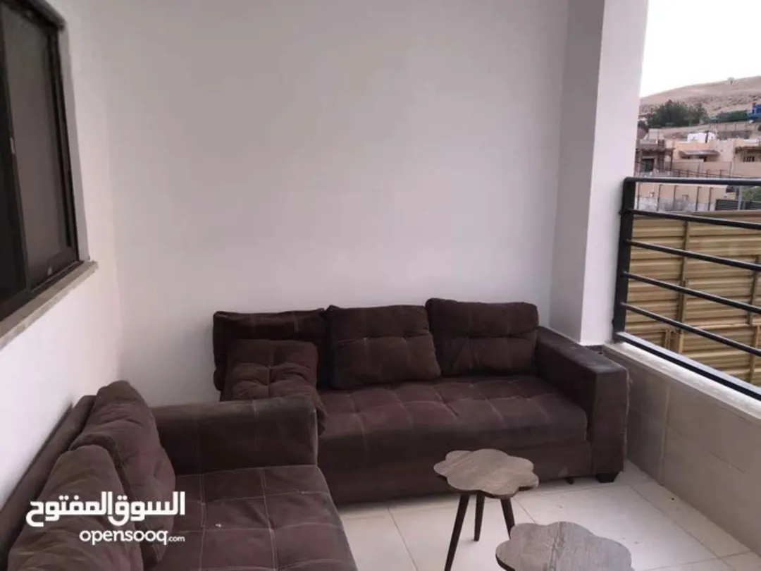 شاليه فاخر للبيع أو البدل في الغور بالقرب من البحر الميت
