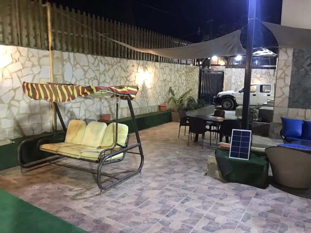 شاليه فاخر للبيع أو البدل في الغور بالقرب من البحر الميت