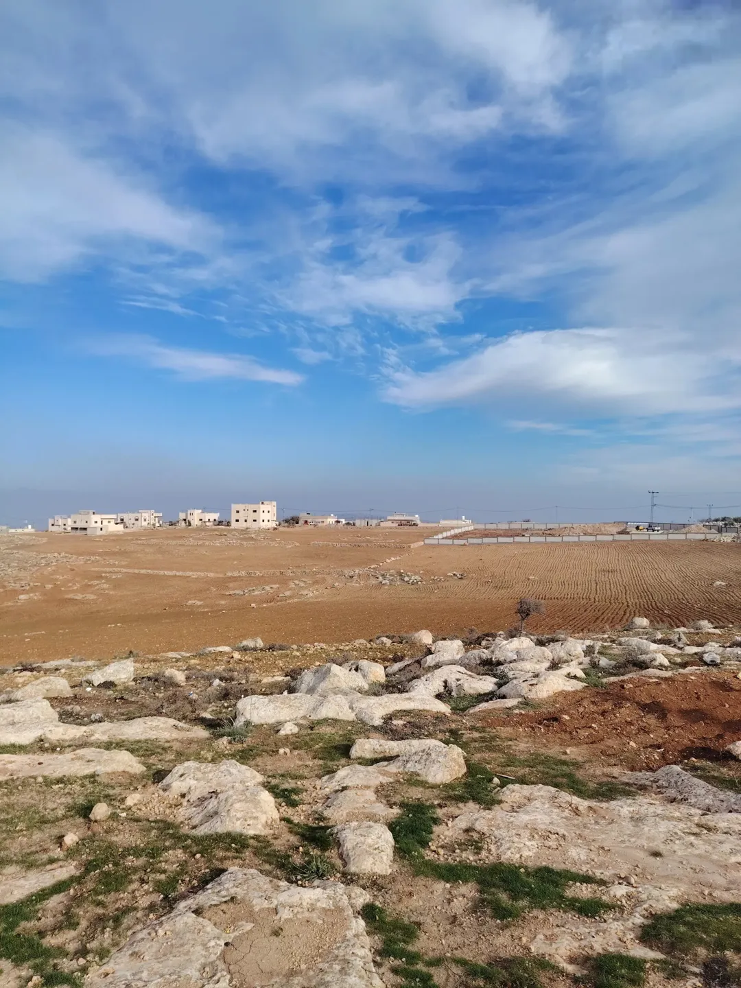 قطعة أرض مميزة في مرسى حوض عظمه شارع الاردن