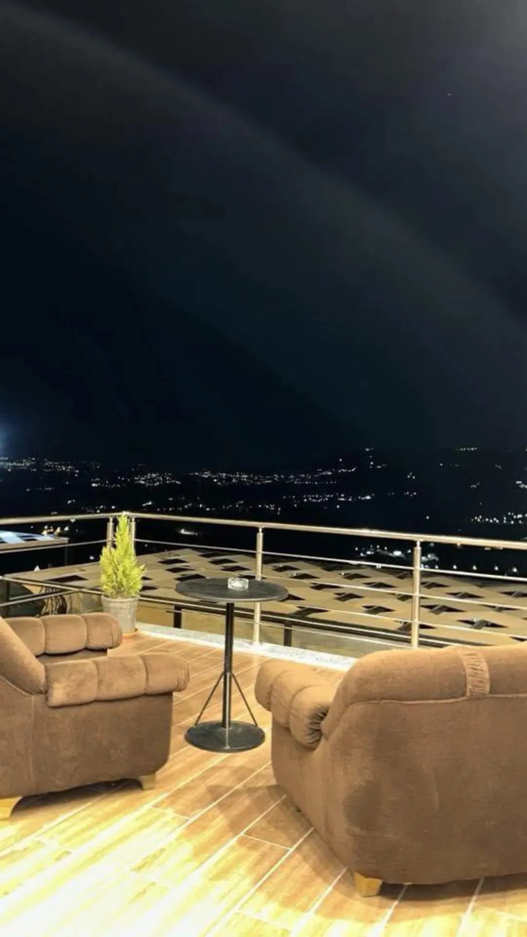 فيلا وشاليه فاخر للبيع في جرش إطلالة بانورامية
