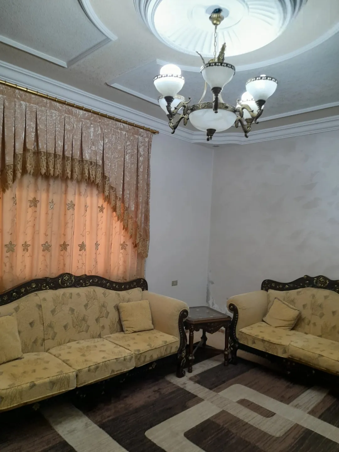 منزل للبيع في المفرق – شويكة الغربية على الشارع الرئيسي