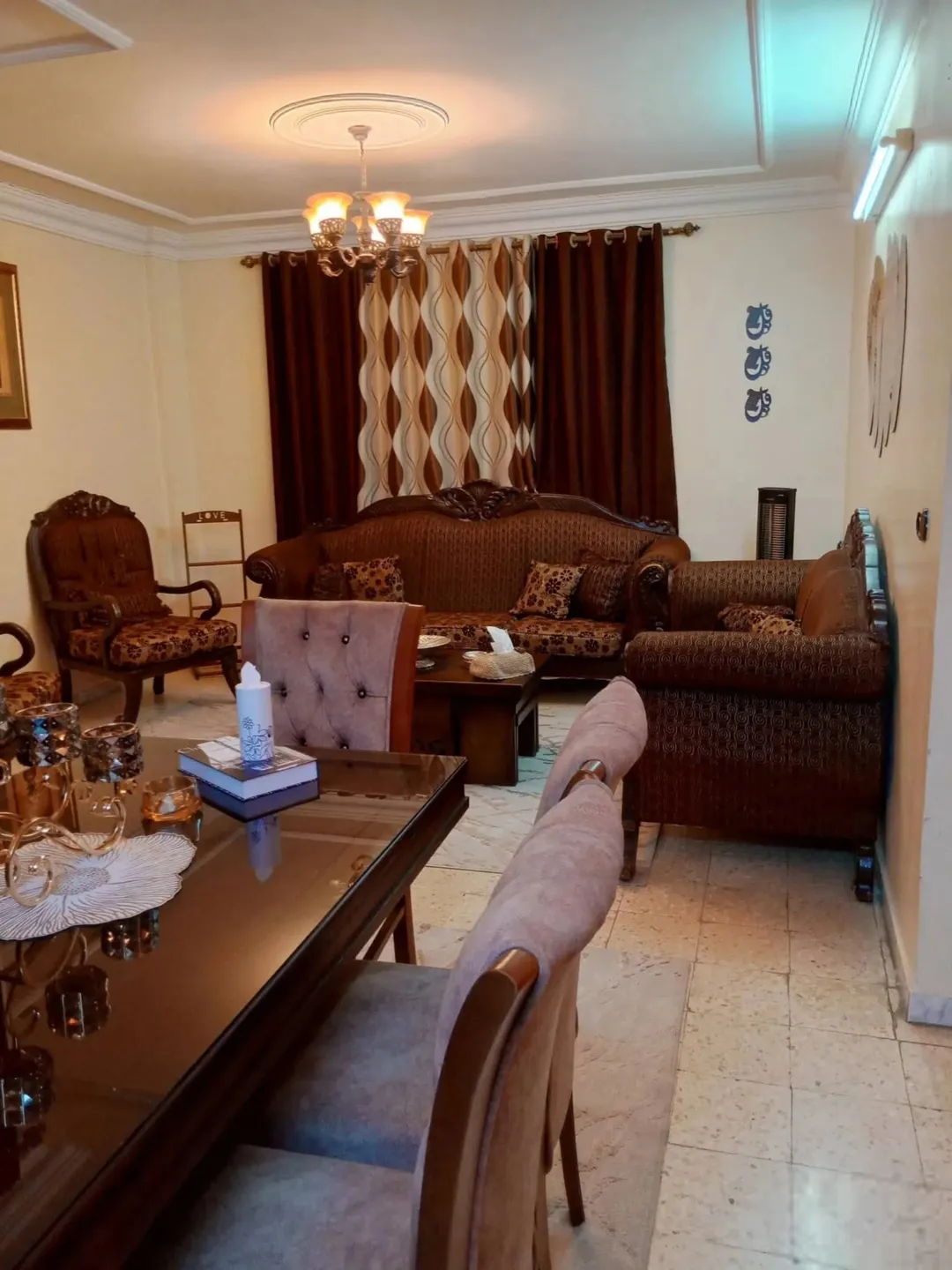 شقه للبيع طابق ثالث والأخير الزرقاء الجديده شارع 16 طلوع مراد شارع البريد