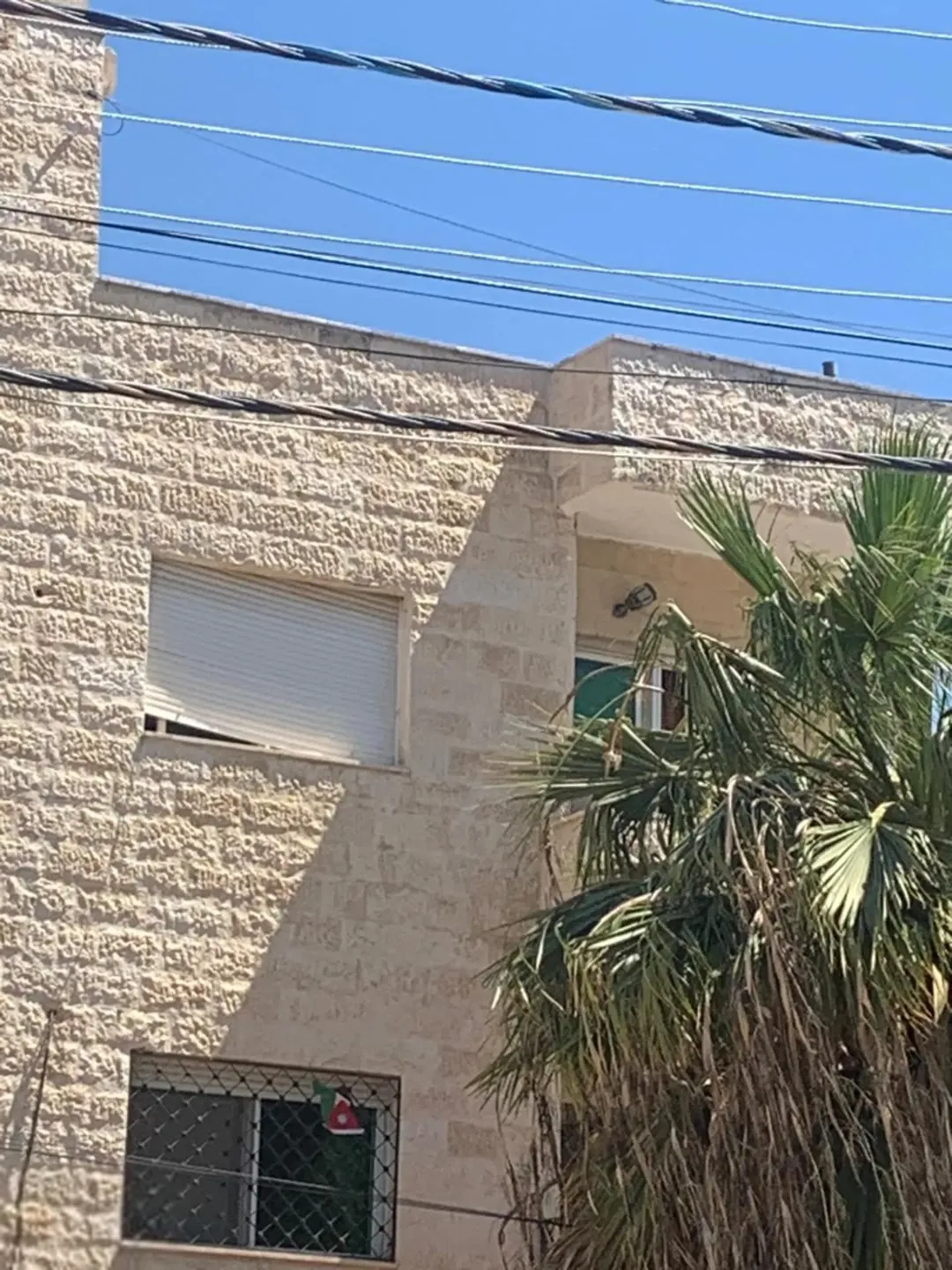 شقة مميزة للبيع في أبو نصير