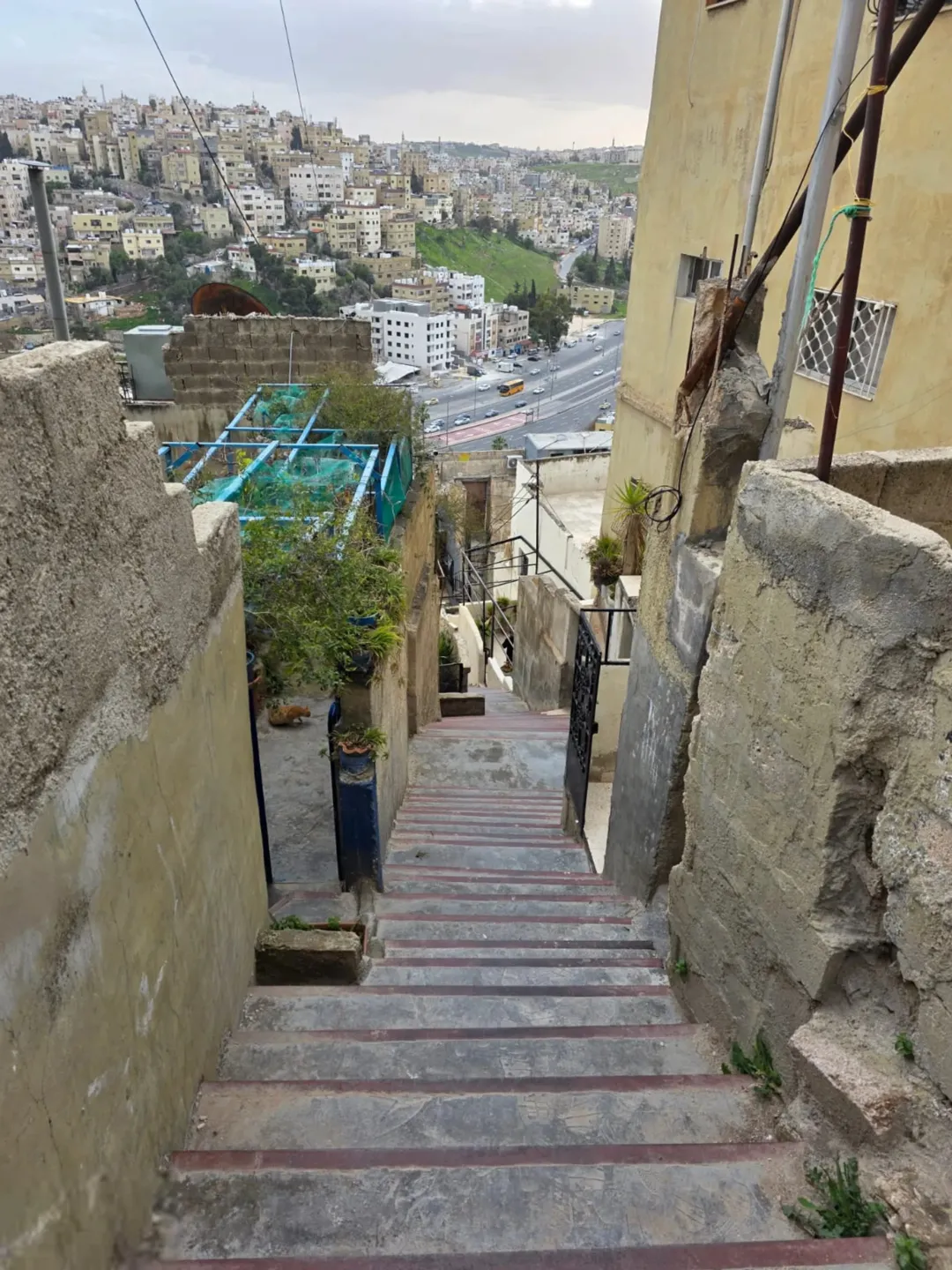 عمارة استثمارية فاخرة للبيع في قلب جبل عمان – أول شارع الخطيب