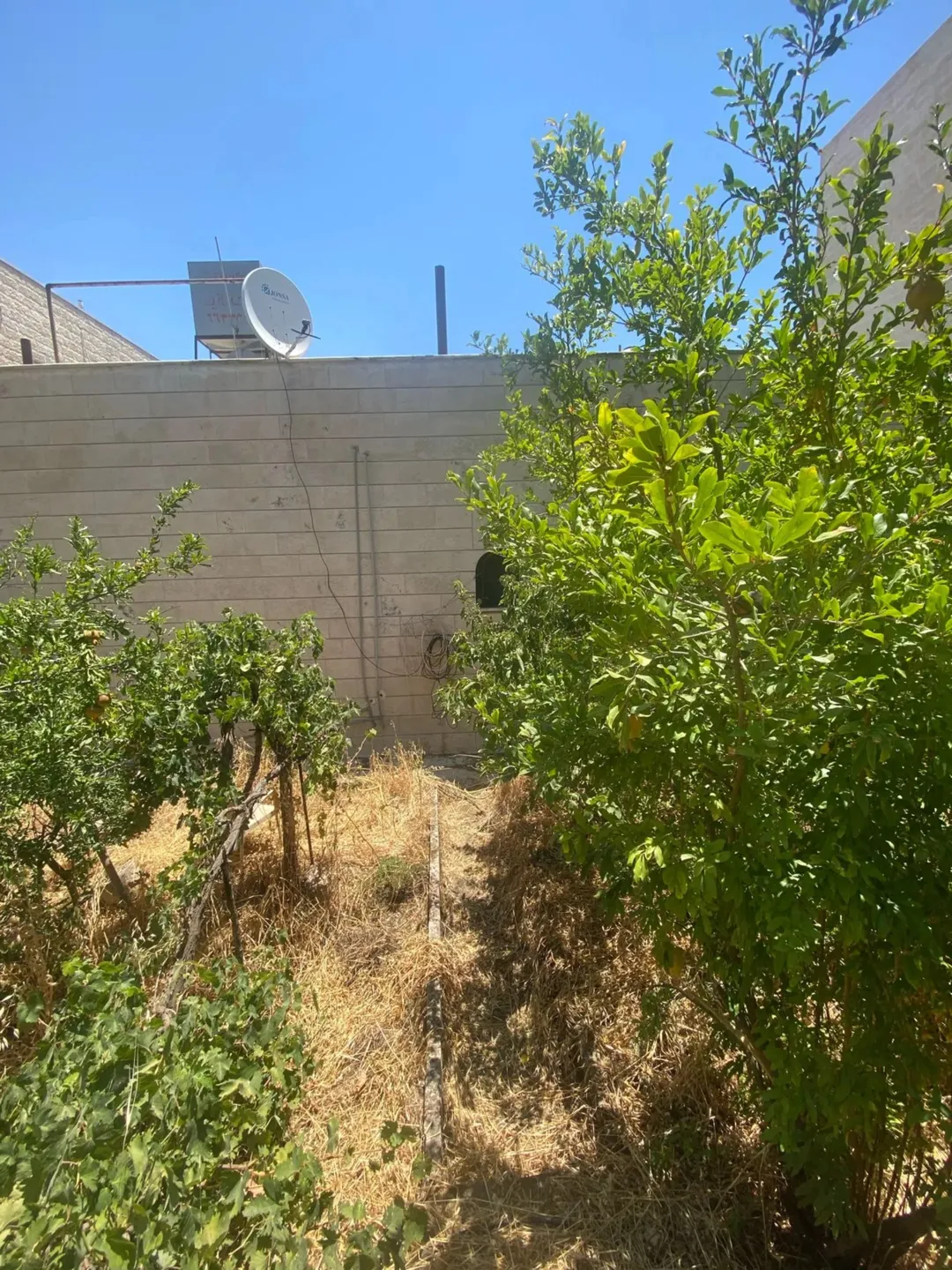 أرض سكنية مع بناء للبيع في خلدا الجنوبي