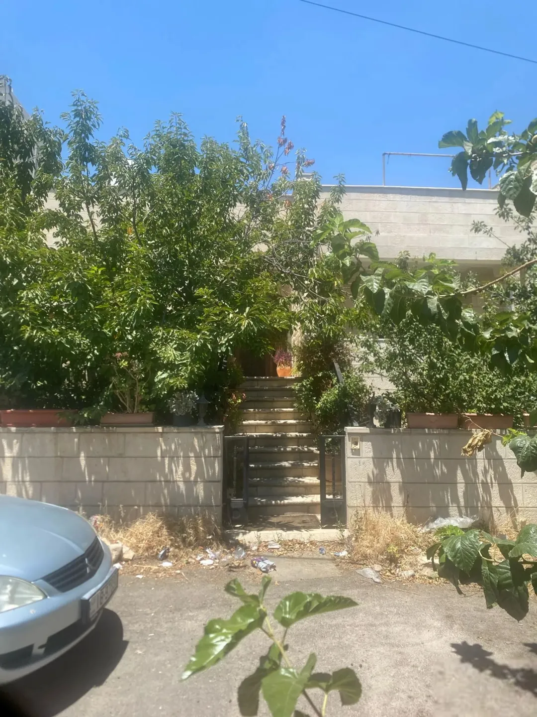 أرض سكنية مع بناء للبيع في خلدا الجنوبي