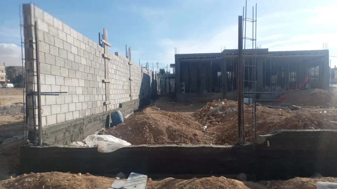بيت قيد الانشاء الزرقاء السخنة