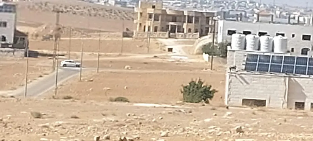 أرض سكنية للبيع في اللبن – حوض أبو دبوس – مساحة 663 م2
