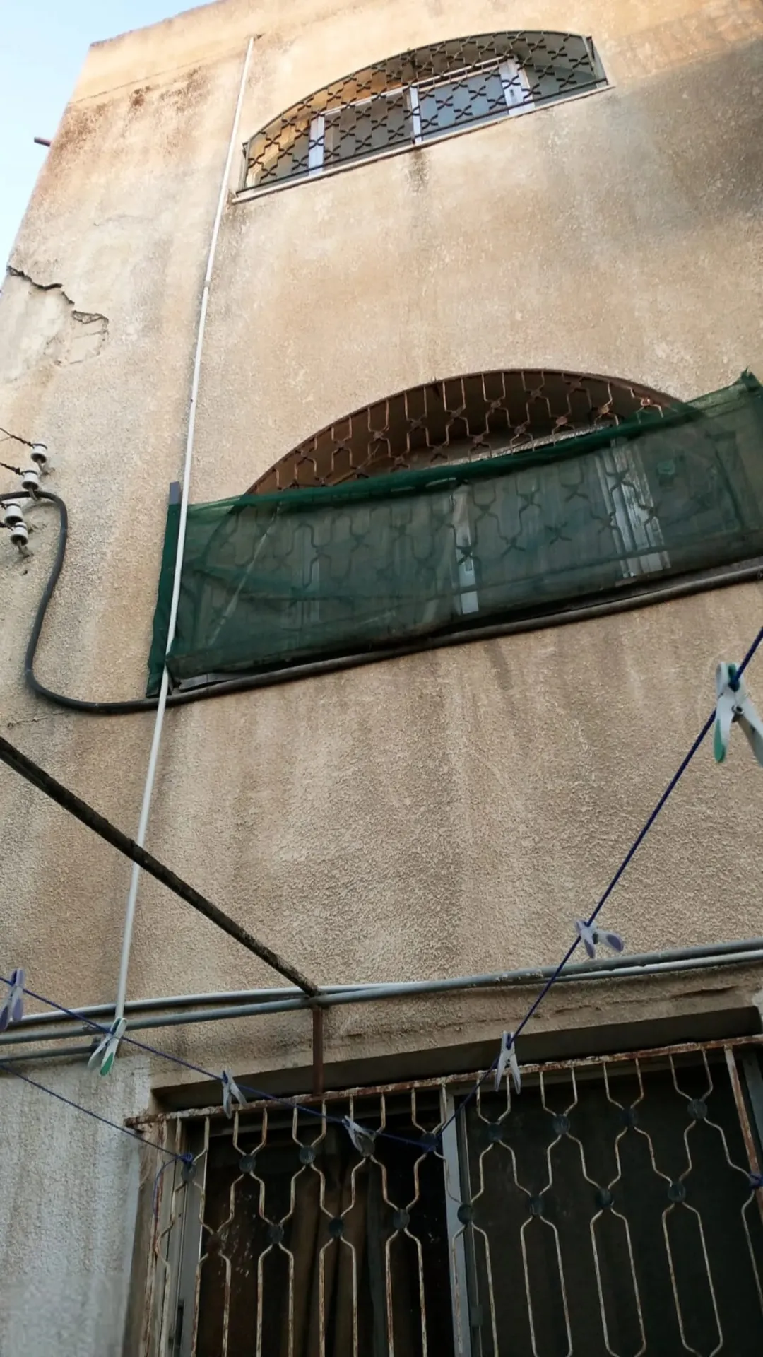 عمارة للبيع ثلاث طوابق مستقلة قوشان مستقل