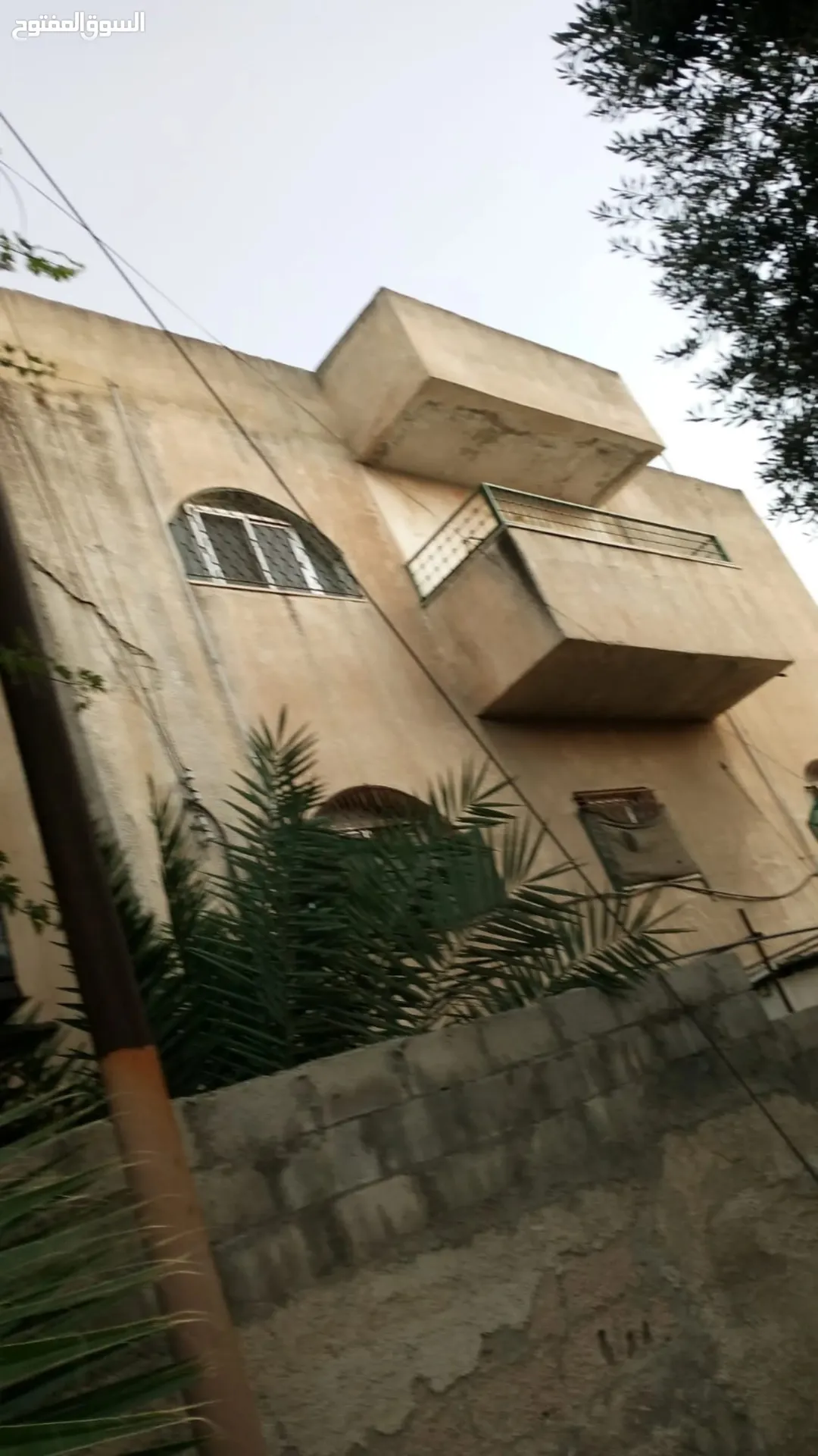 عمارة للبيع ثلاث طوابق مستقلة قوشان مستقل