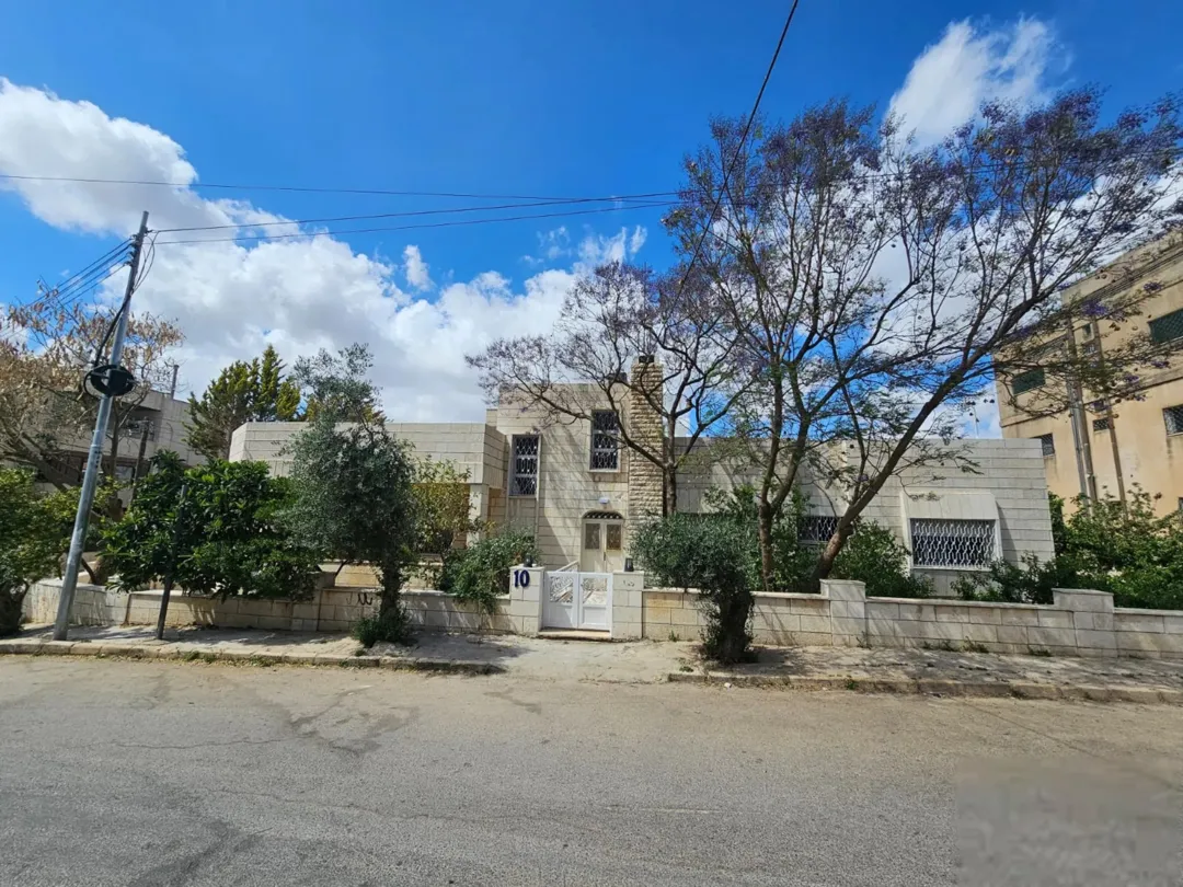 فيلا فاخرة للبيع في إربد – الحي الجنوبي