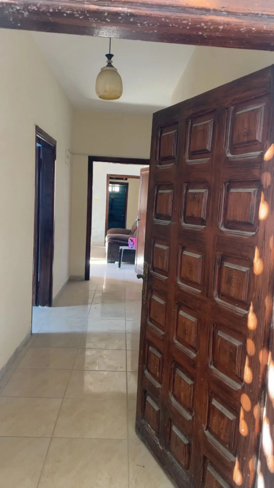 شقة مميزة للبيع في موقع حيوي بإربد