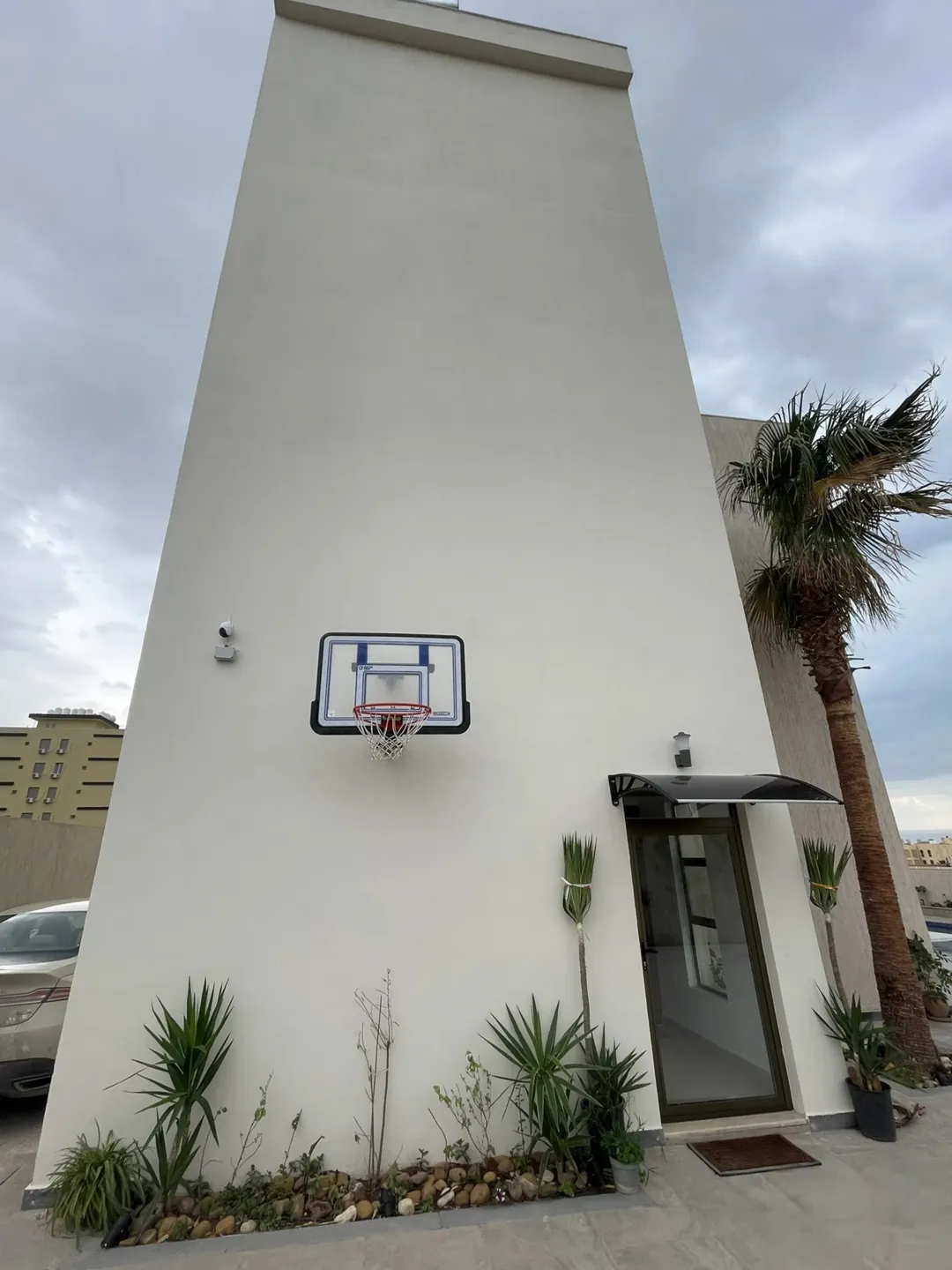 فيلا من 3 طوابق تشطيبات فاخره وإطلاله رائعه على البحر الميت Splendid villa with pool