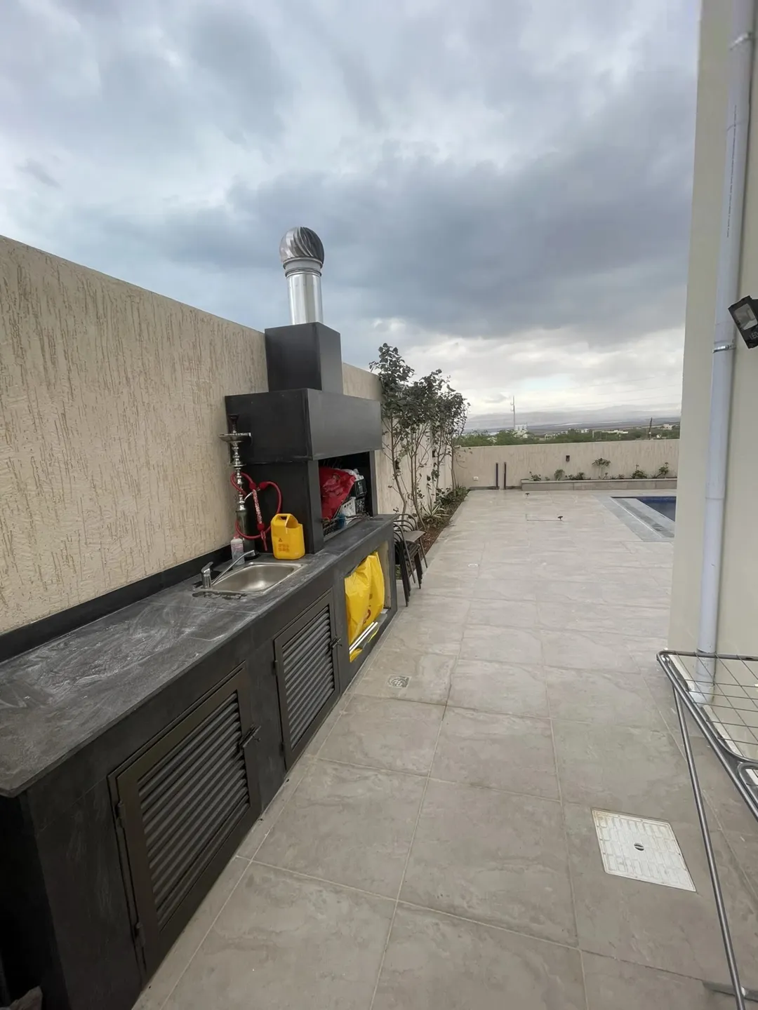 فيلا من 3 طوابق تشطيبات فاخره وإطلاله رائعه على البحر الميت Splendid villa with pool