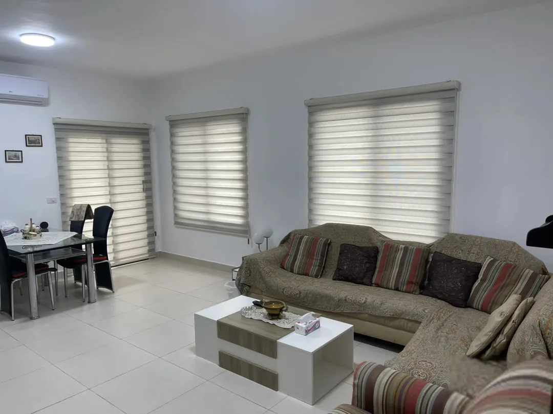 فيلا من 3 طوابق تشطيبات فاخره وإطلاله رائعه على البحر الميت Splendid villa with pool