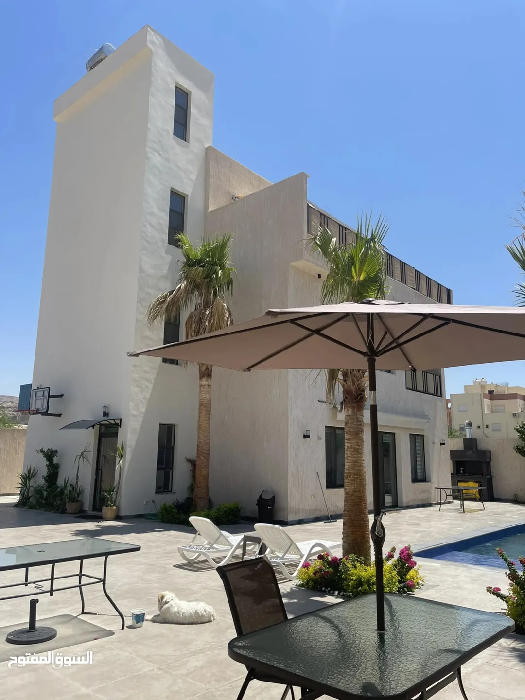 فيلا من 3 طوابق تشطيبات فاخره وإطلاله رائعه على البحر الميت Splendid villa with pool