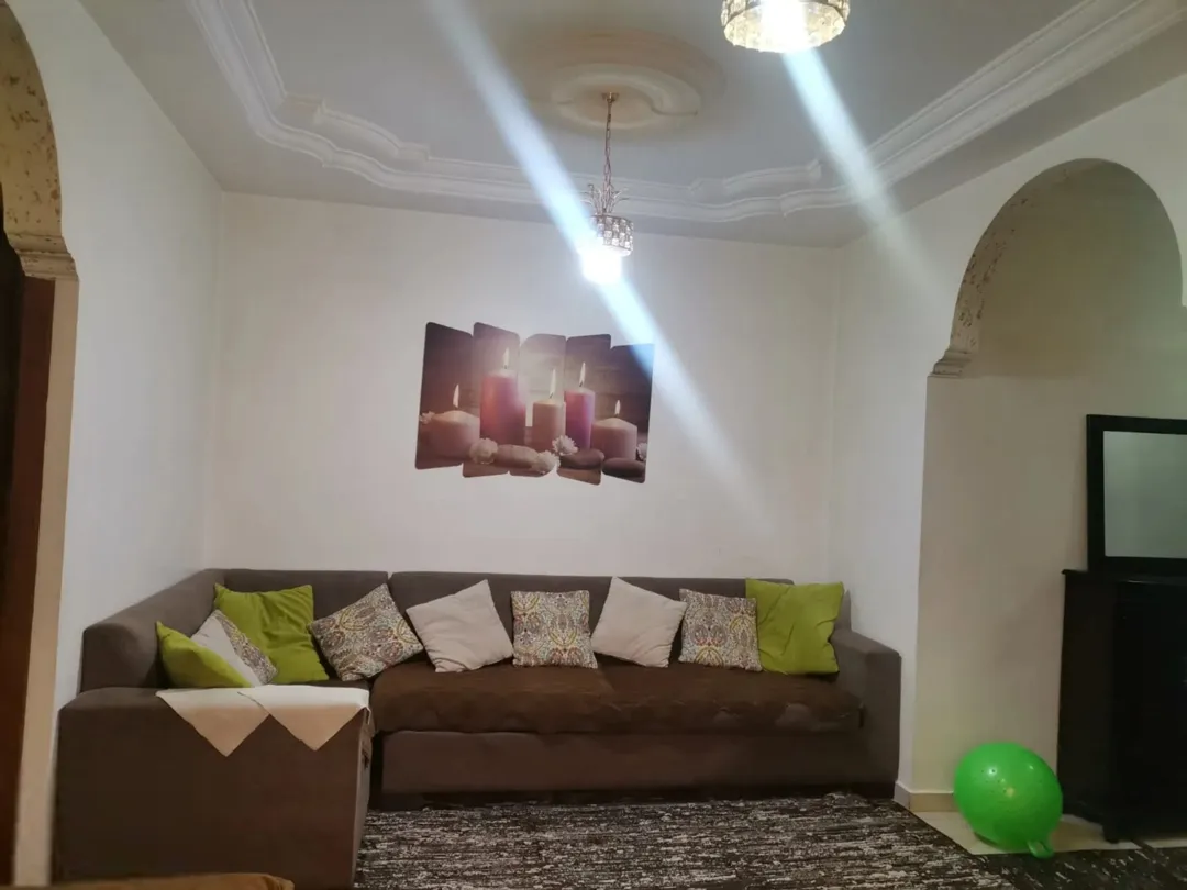 شقه حديثه في ارقى مناطق الزهور بسعر مغري للبيع