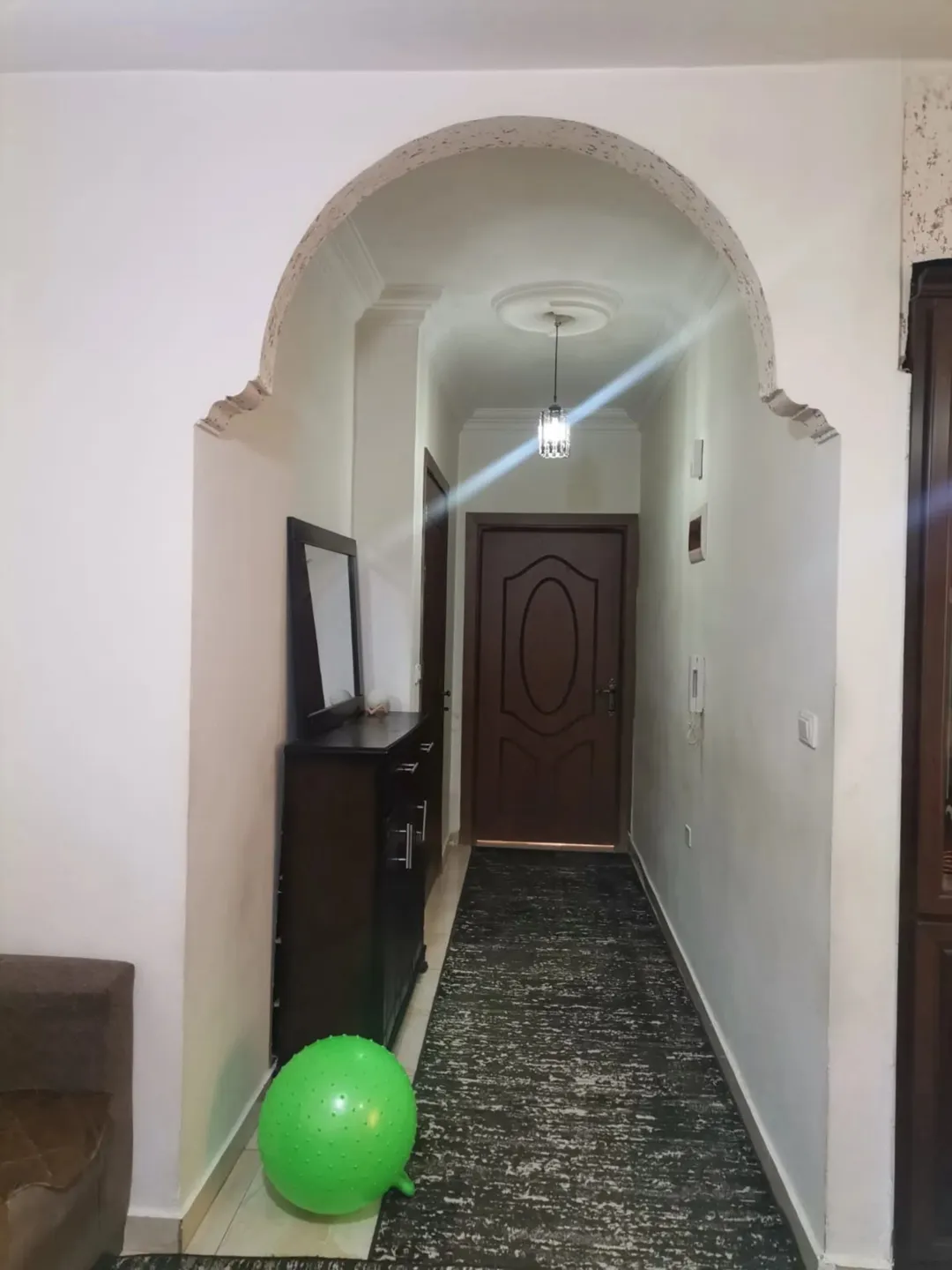 شقه حديثه في ارقى مناطق الزهور بسعر مغري للبيع
